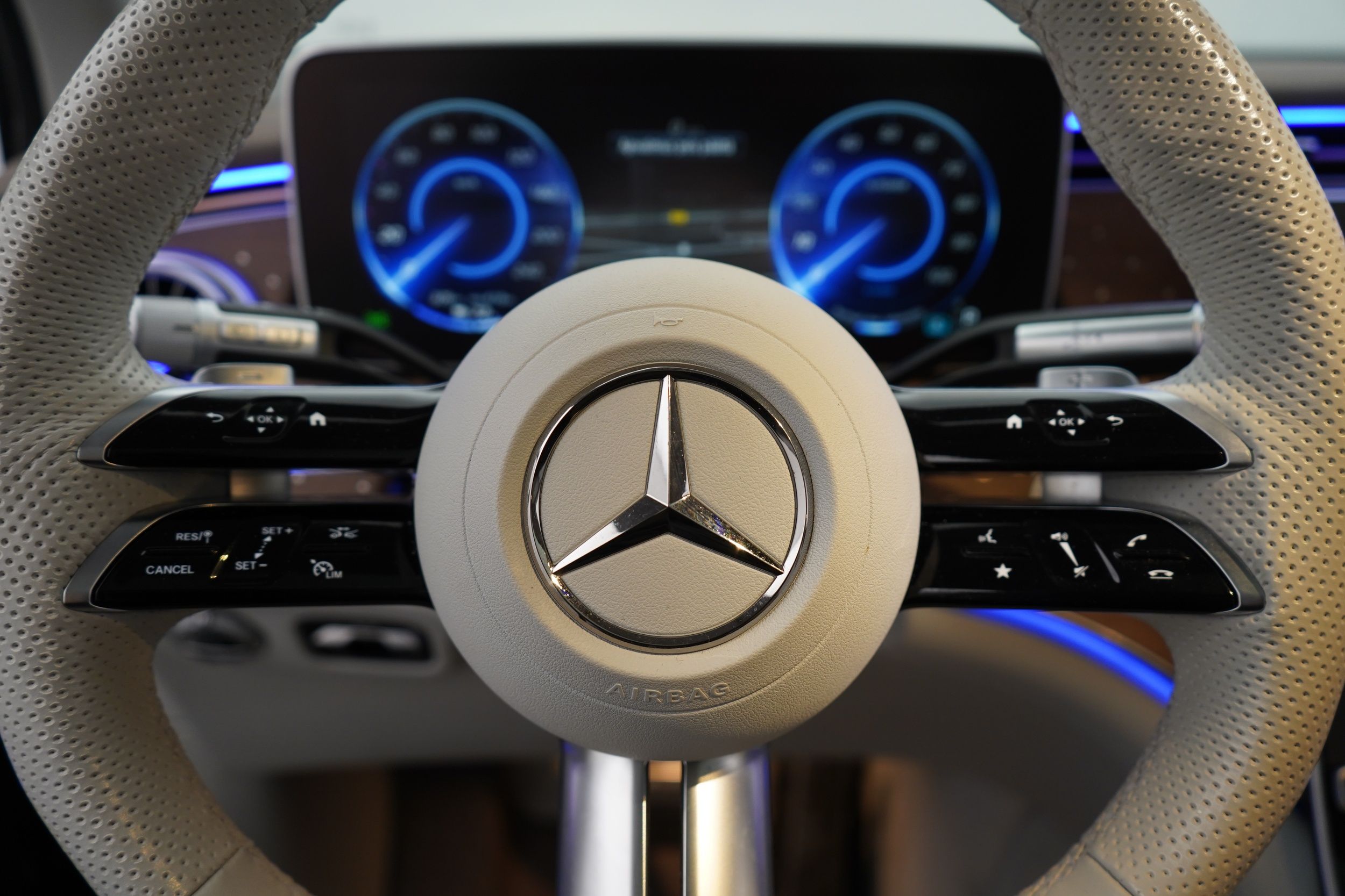 Mercedes-Benz EQS SUV 2023