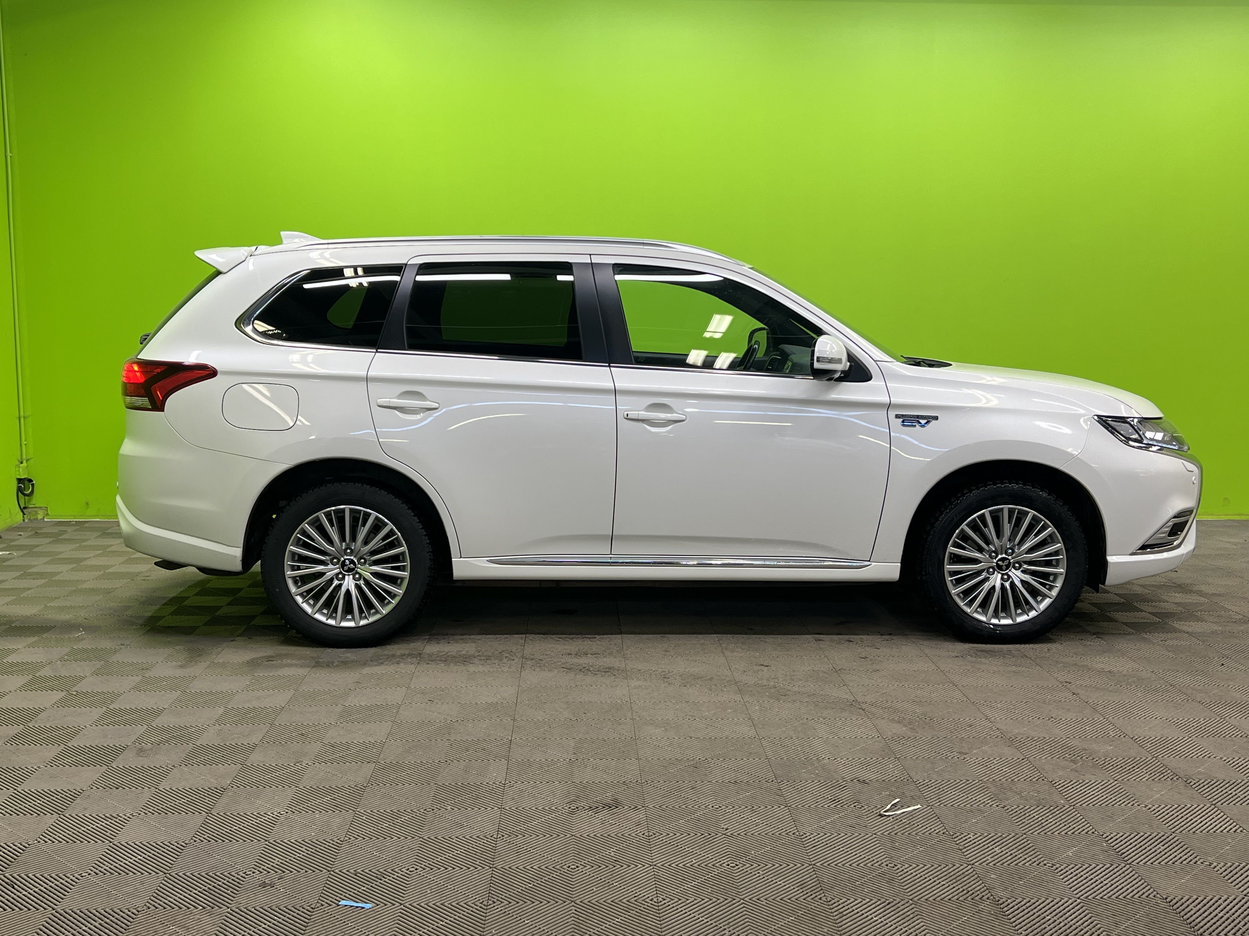 Mitsubishi Outlander PHEV 2019
