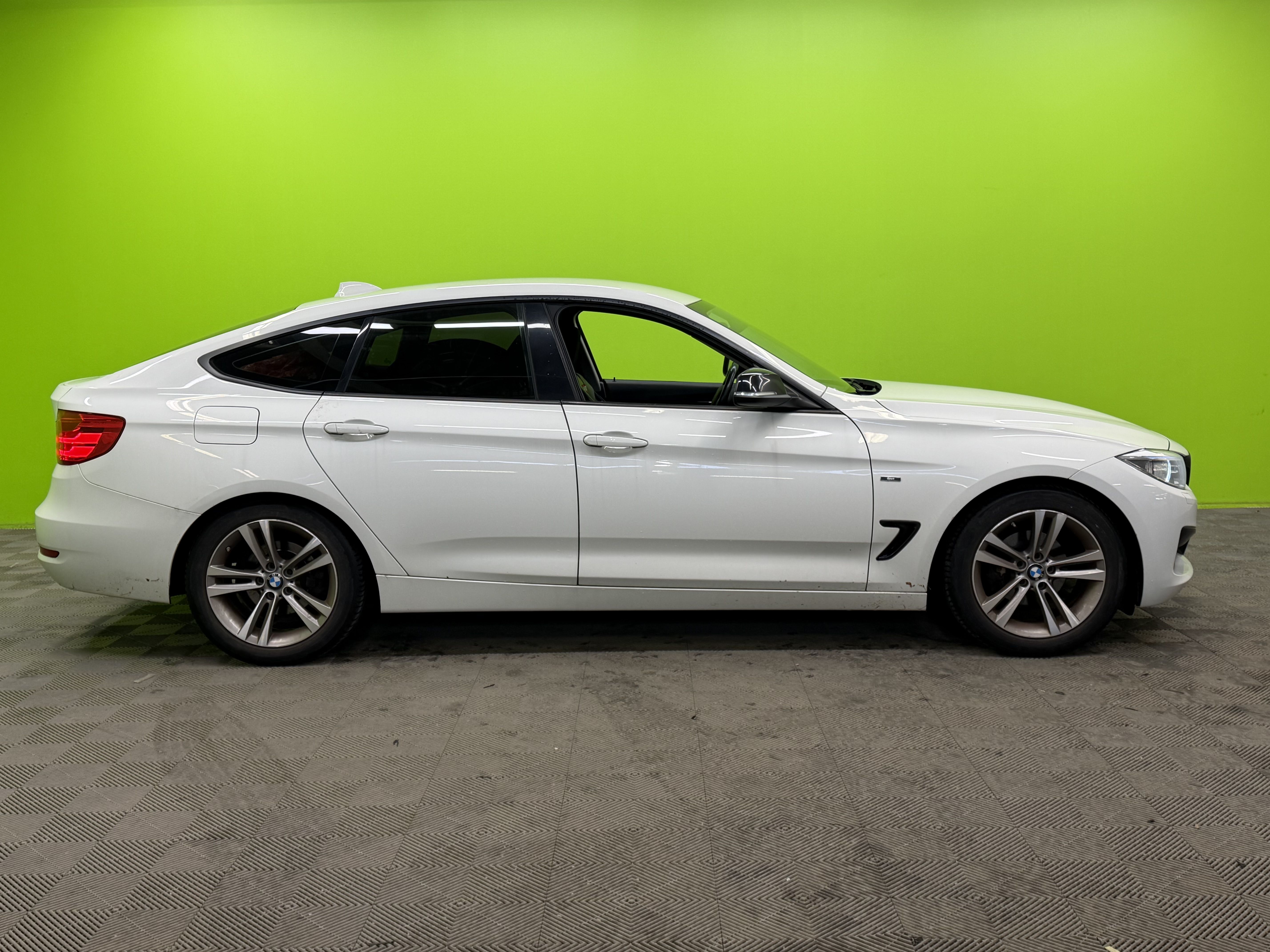 BMW 320 Gran Turismo 2015