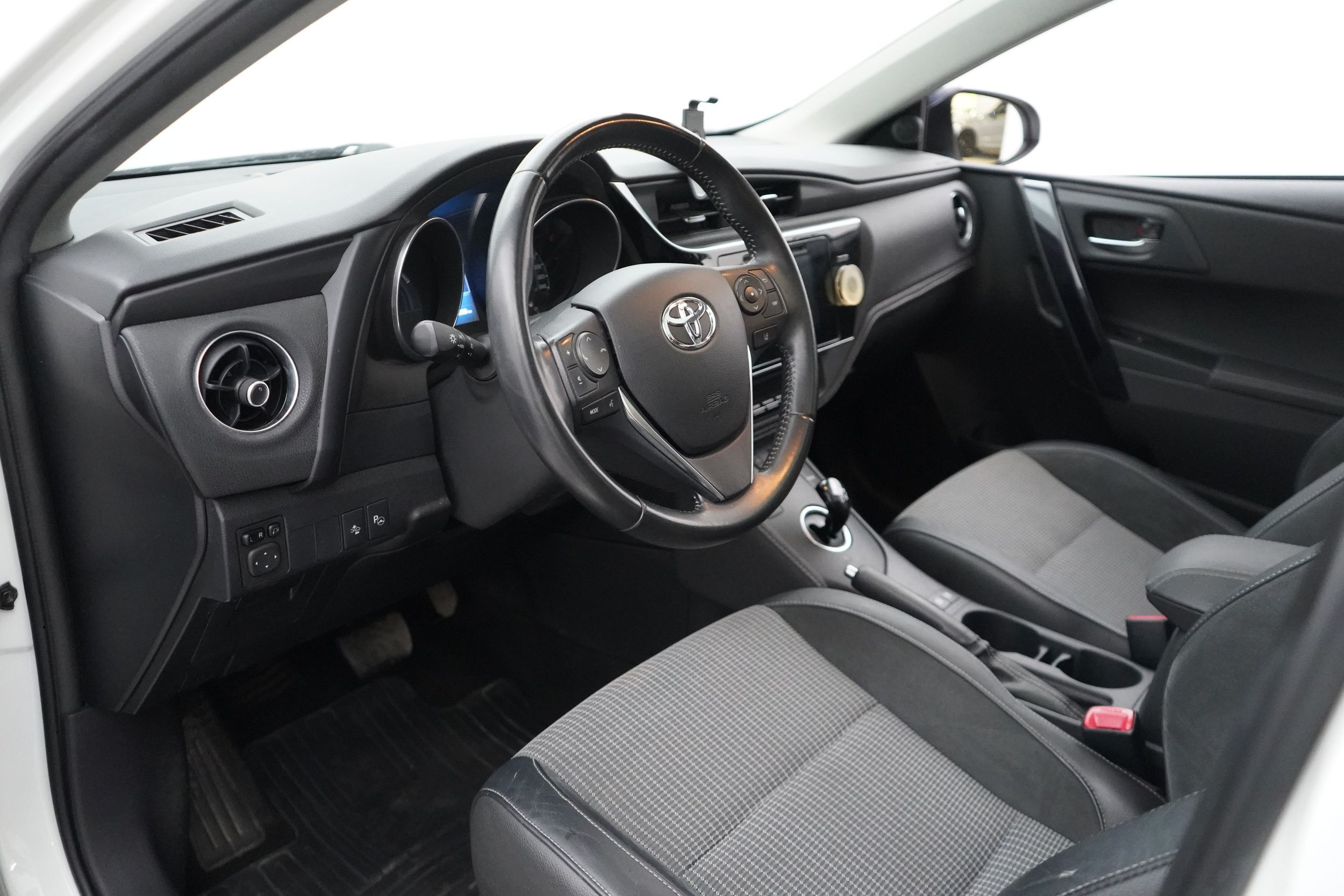 Toyota Auris 2016