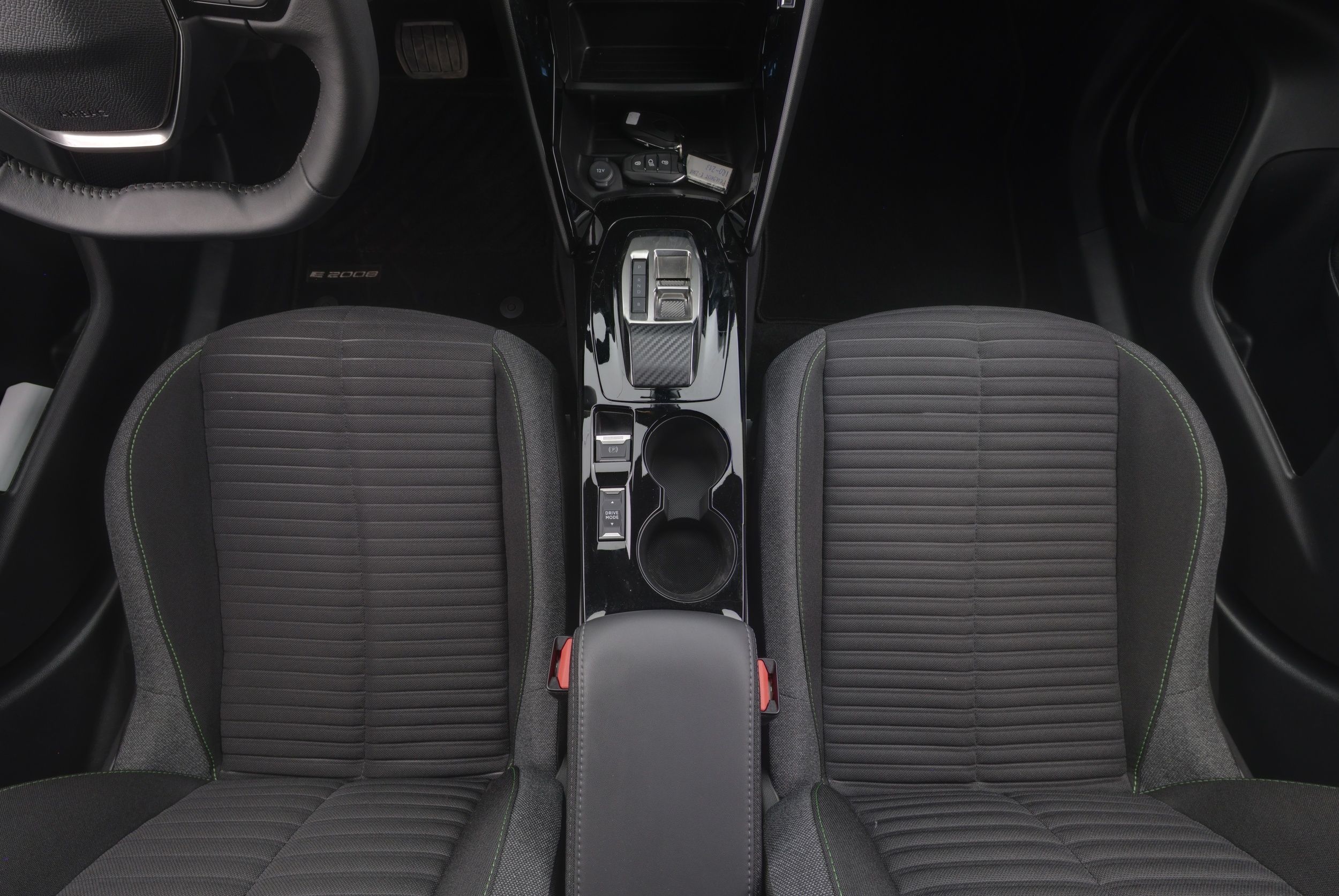 Peugeot e-2008 2024