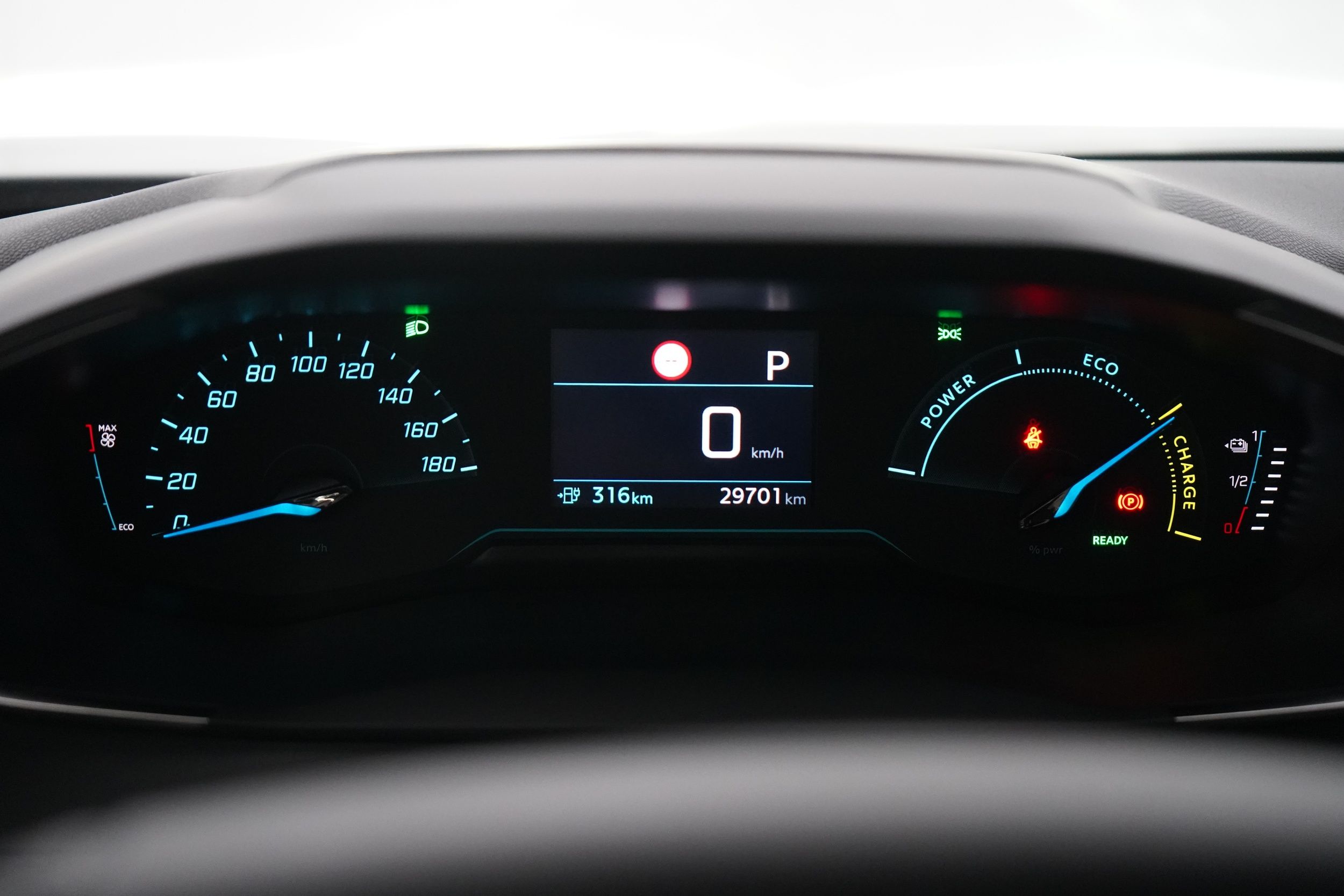 Peugeot e-2008 2024