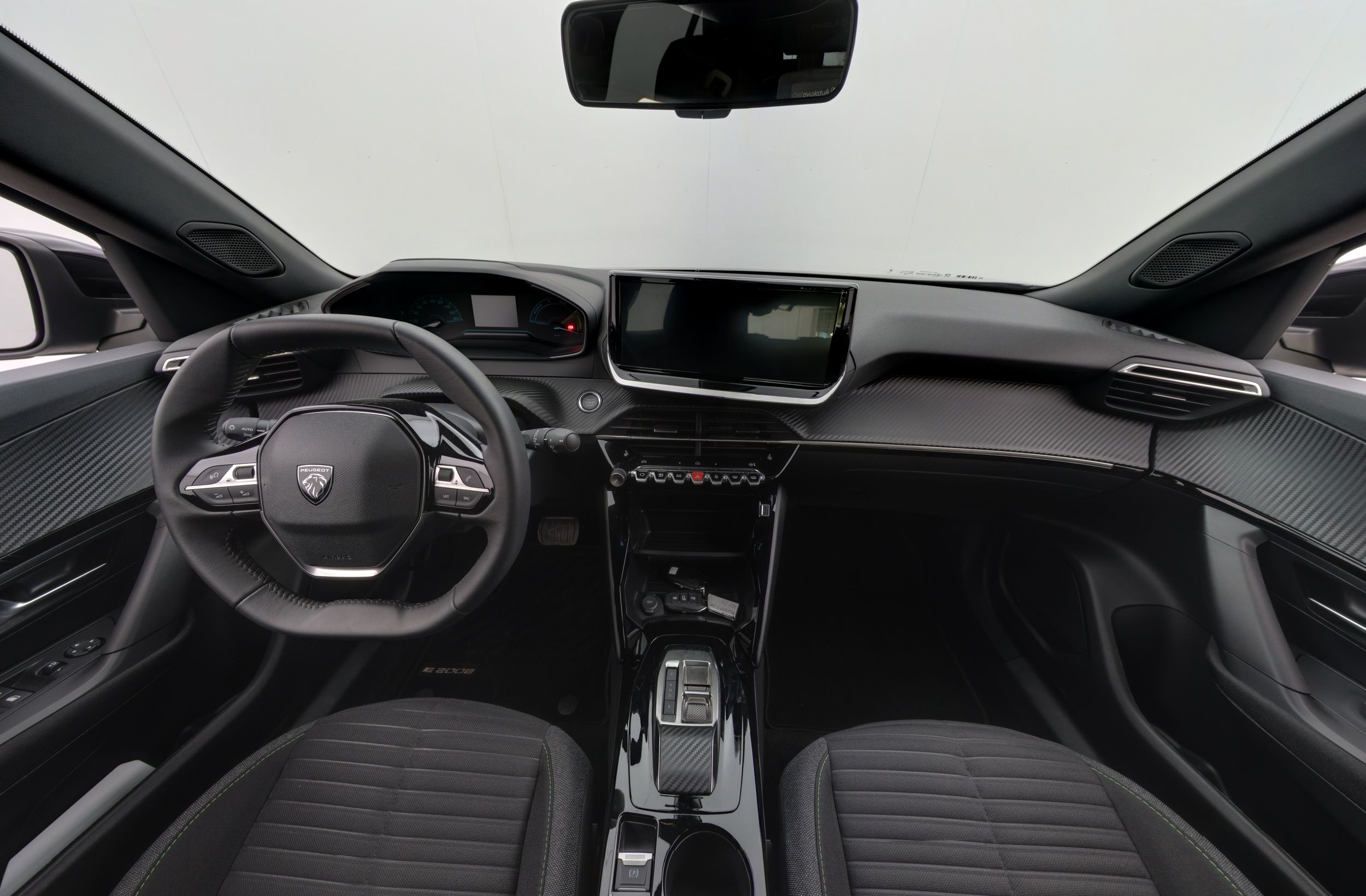 Peugeot e-2008 2024
