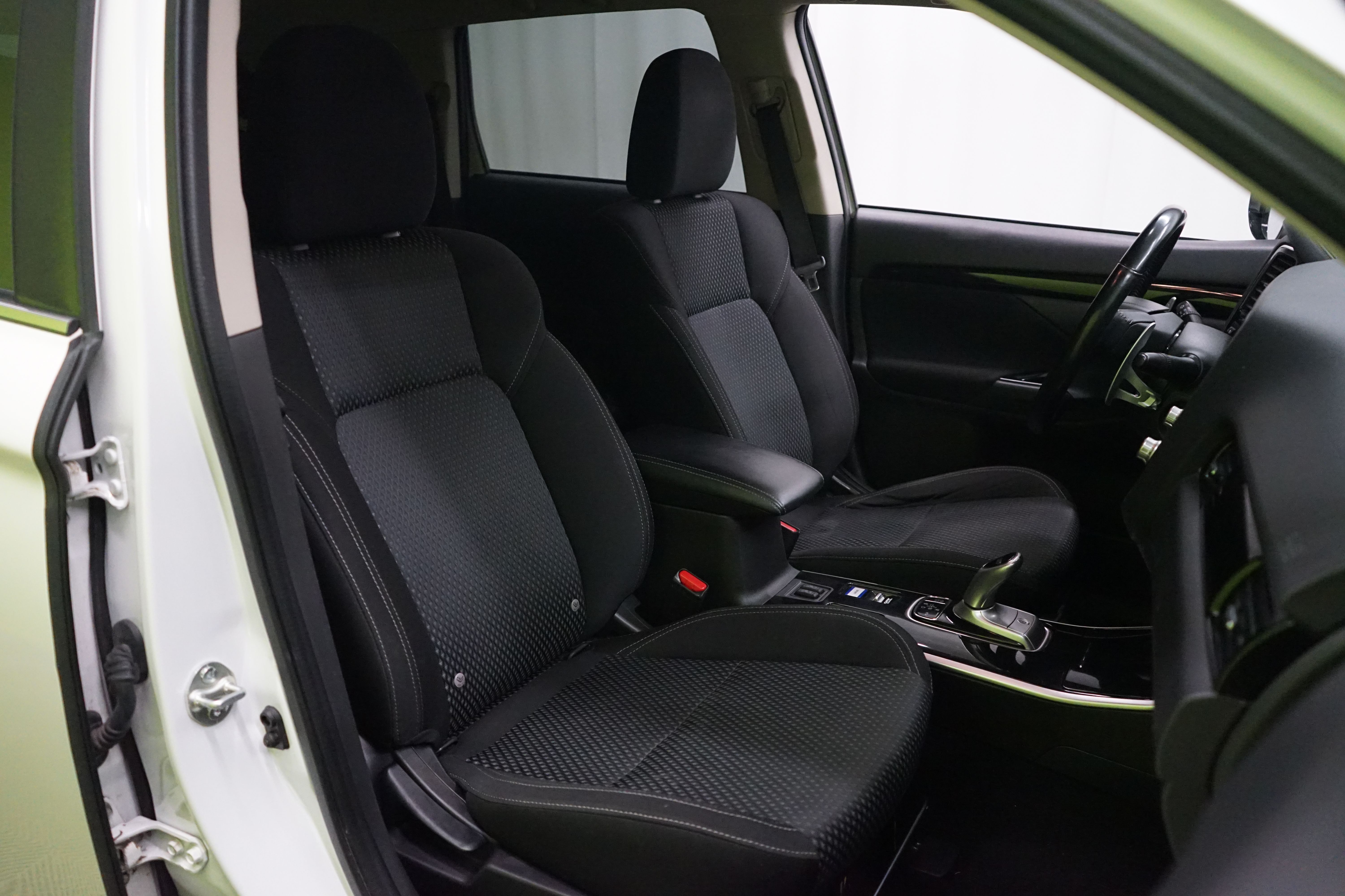 Mitsubishi Outlander PHEV 2020