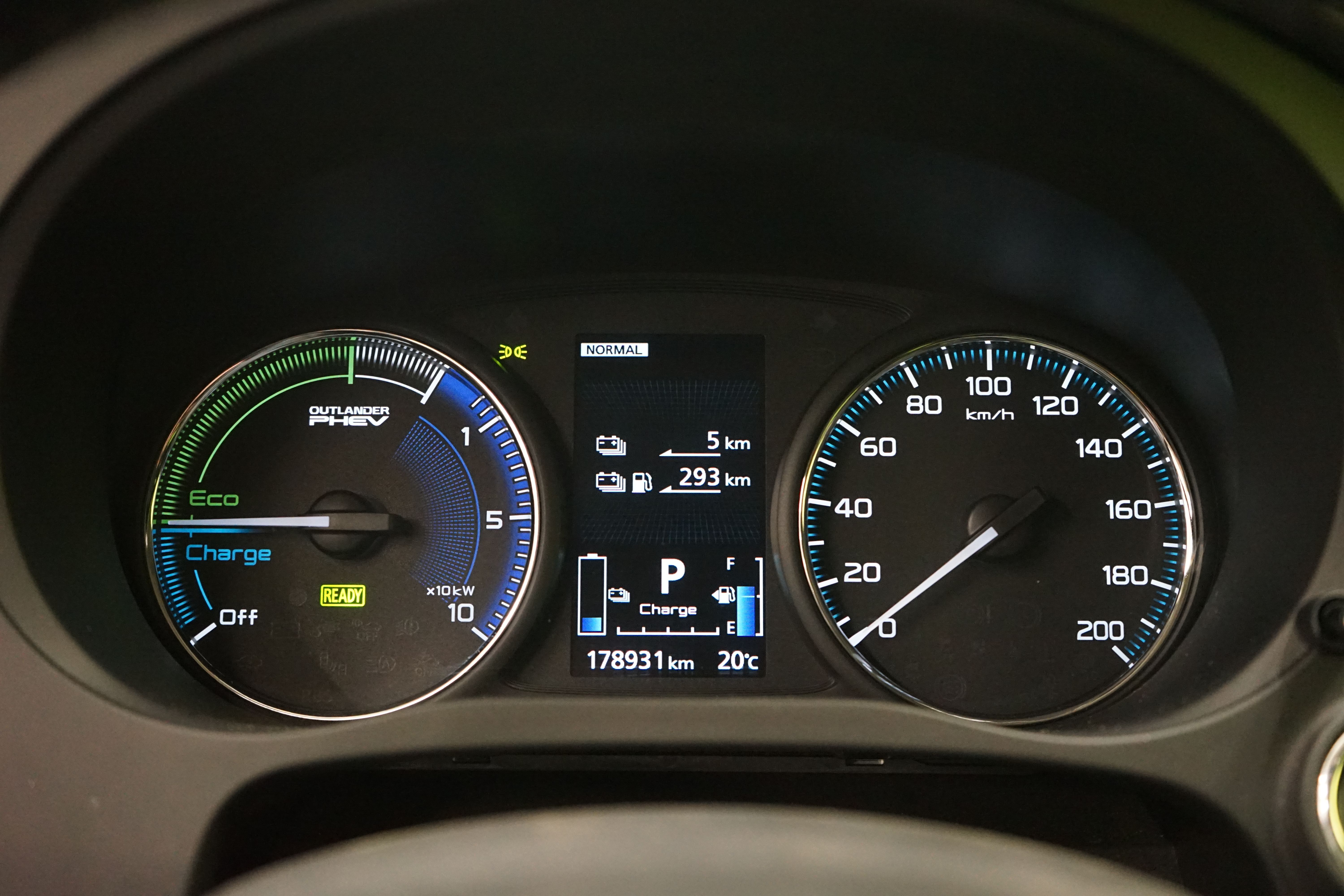 Mitsubishi Outlander PHEV 2020
