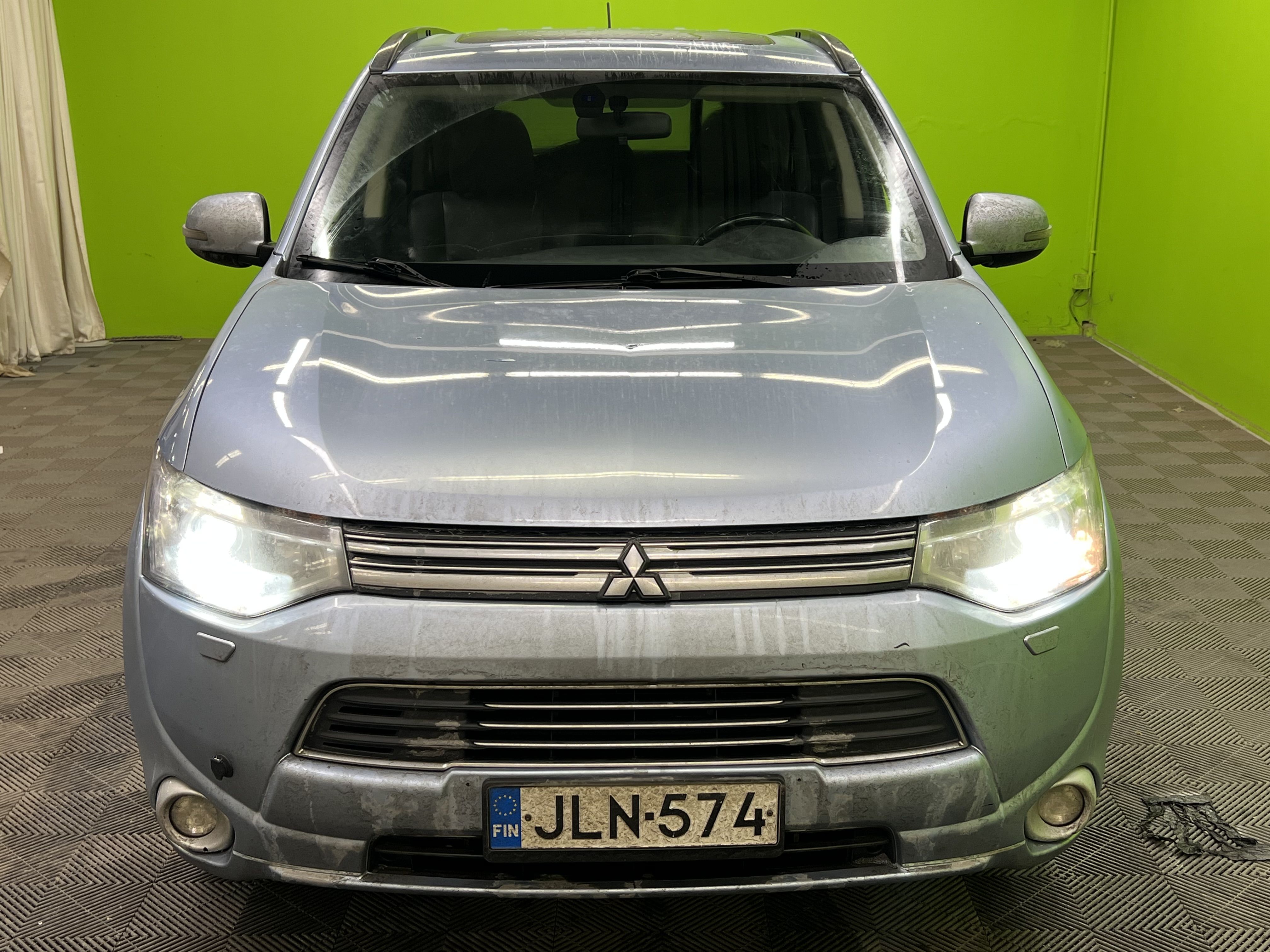 Mitsubishi Outlander PHEV 2014