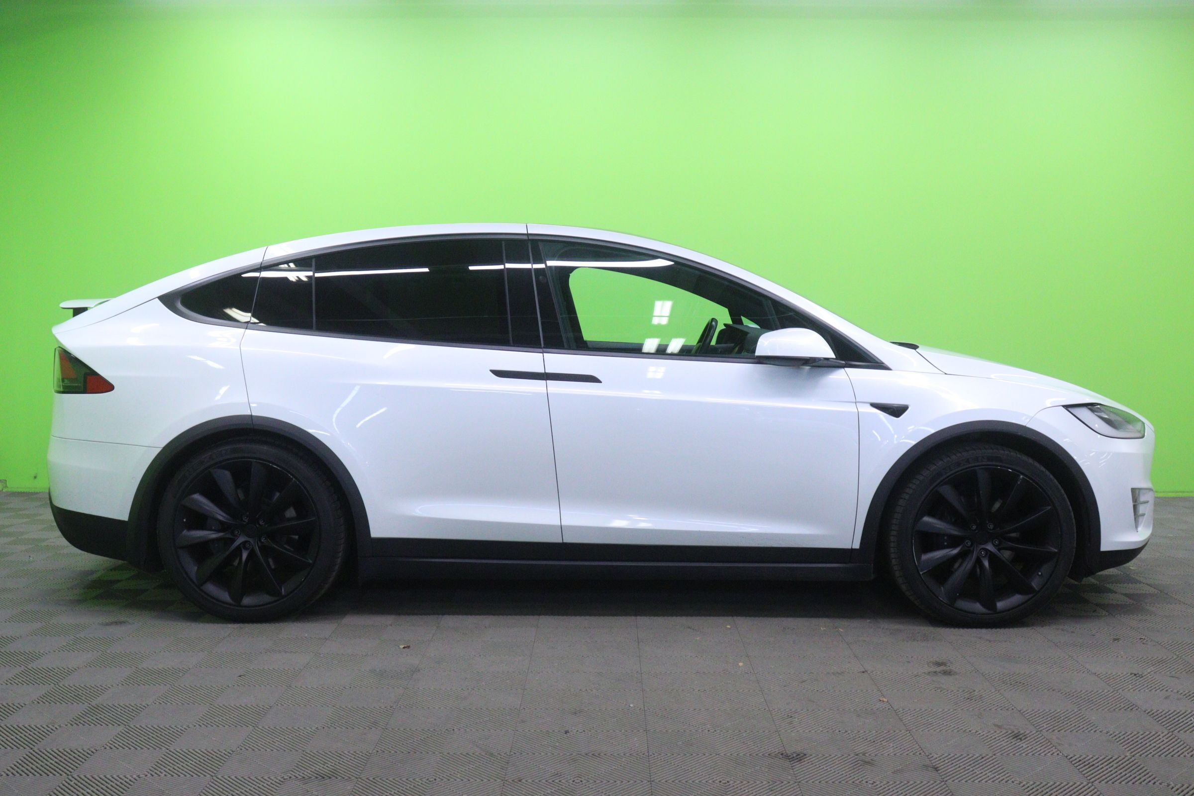 Tesla Model X 2020