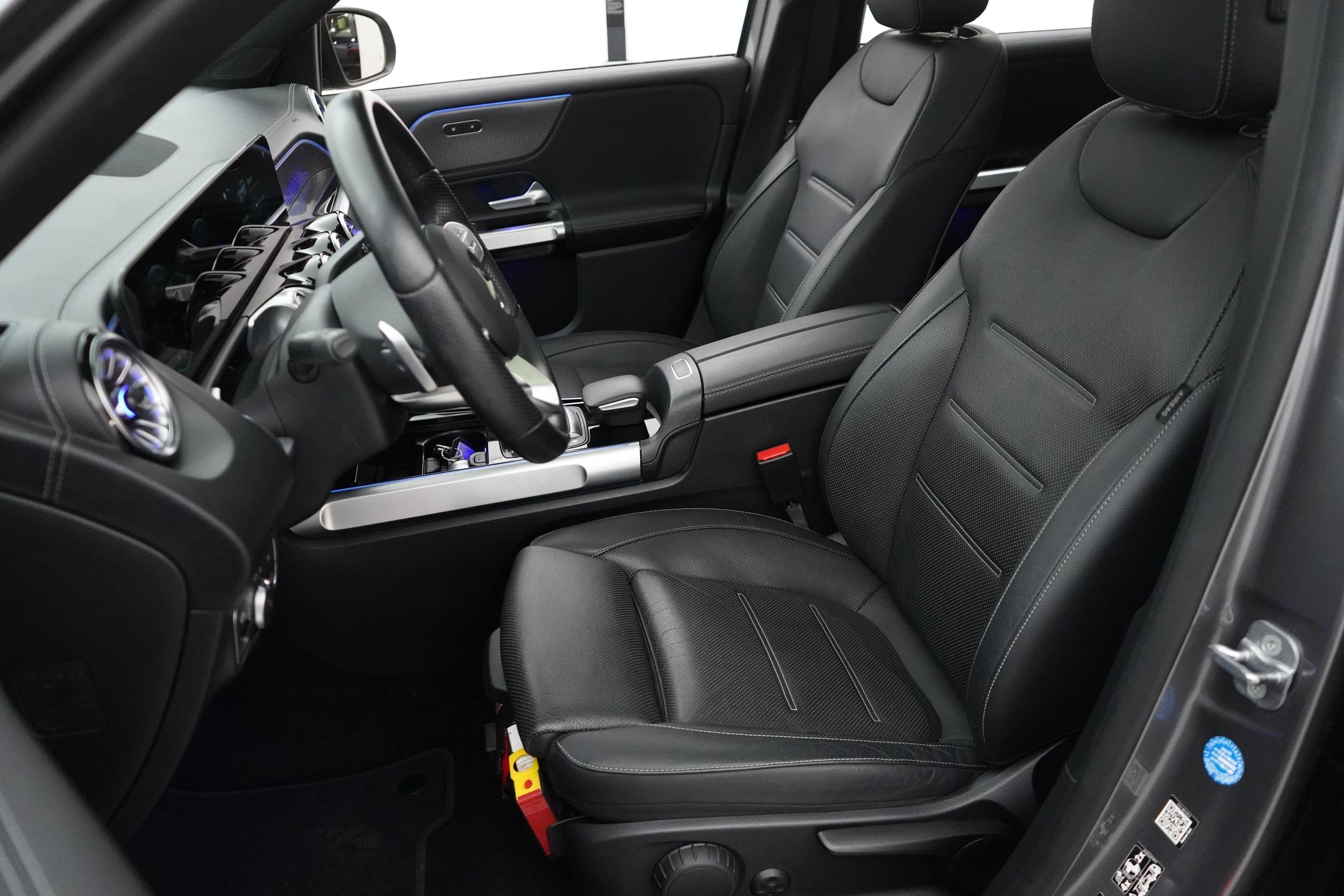 Mercedes-Benz EQB 2023