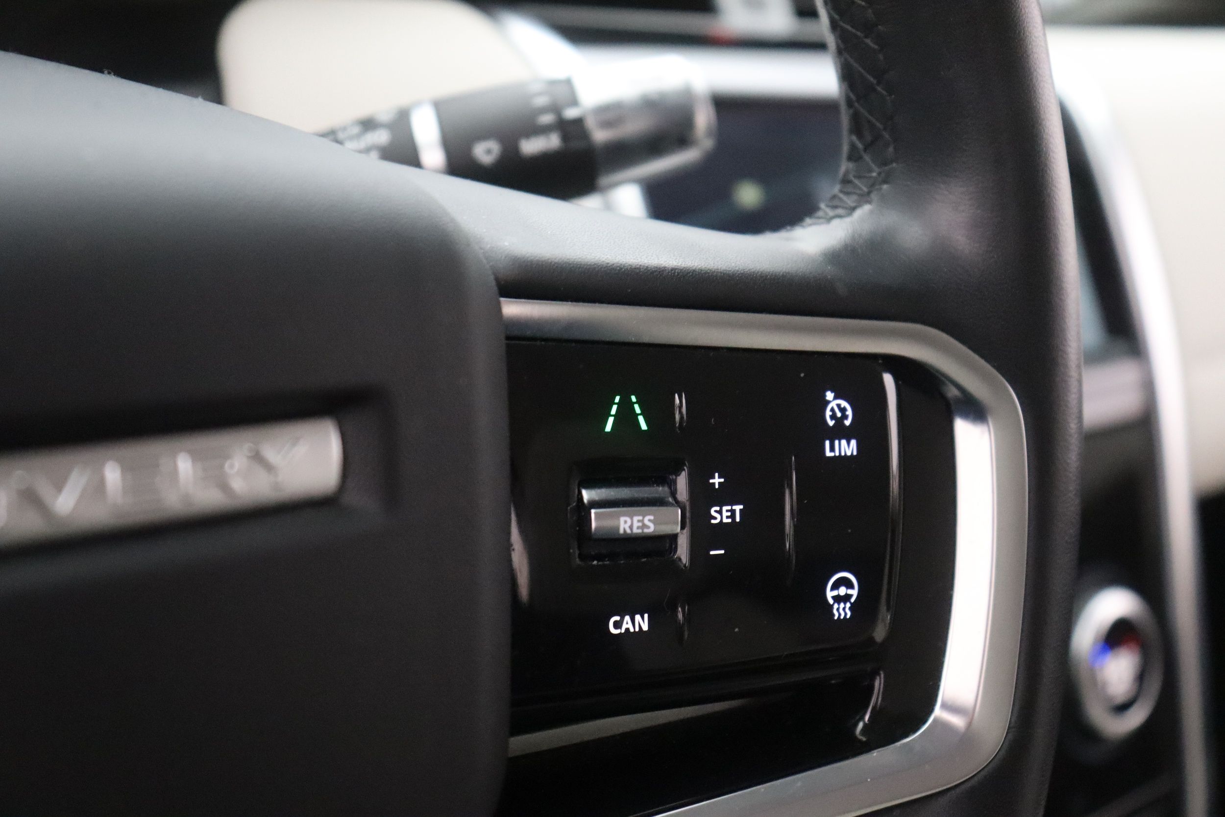 Land Rover Discovery Sport 2021