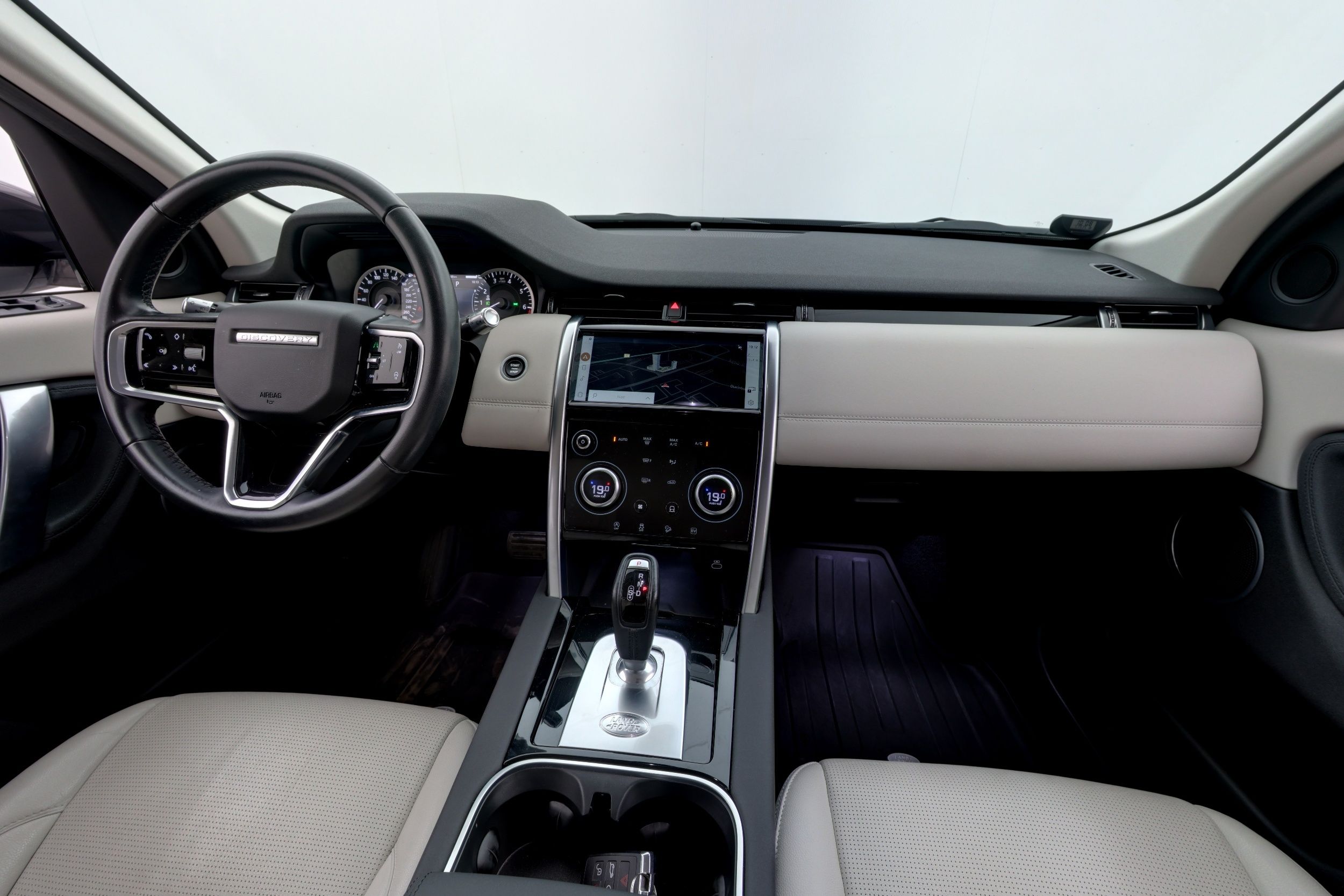 Land Rover Discovery Sport 2021