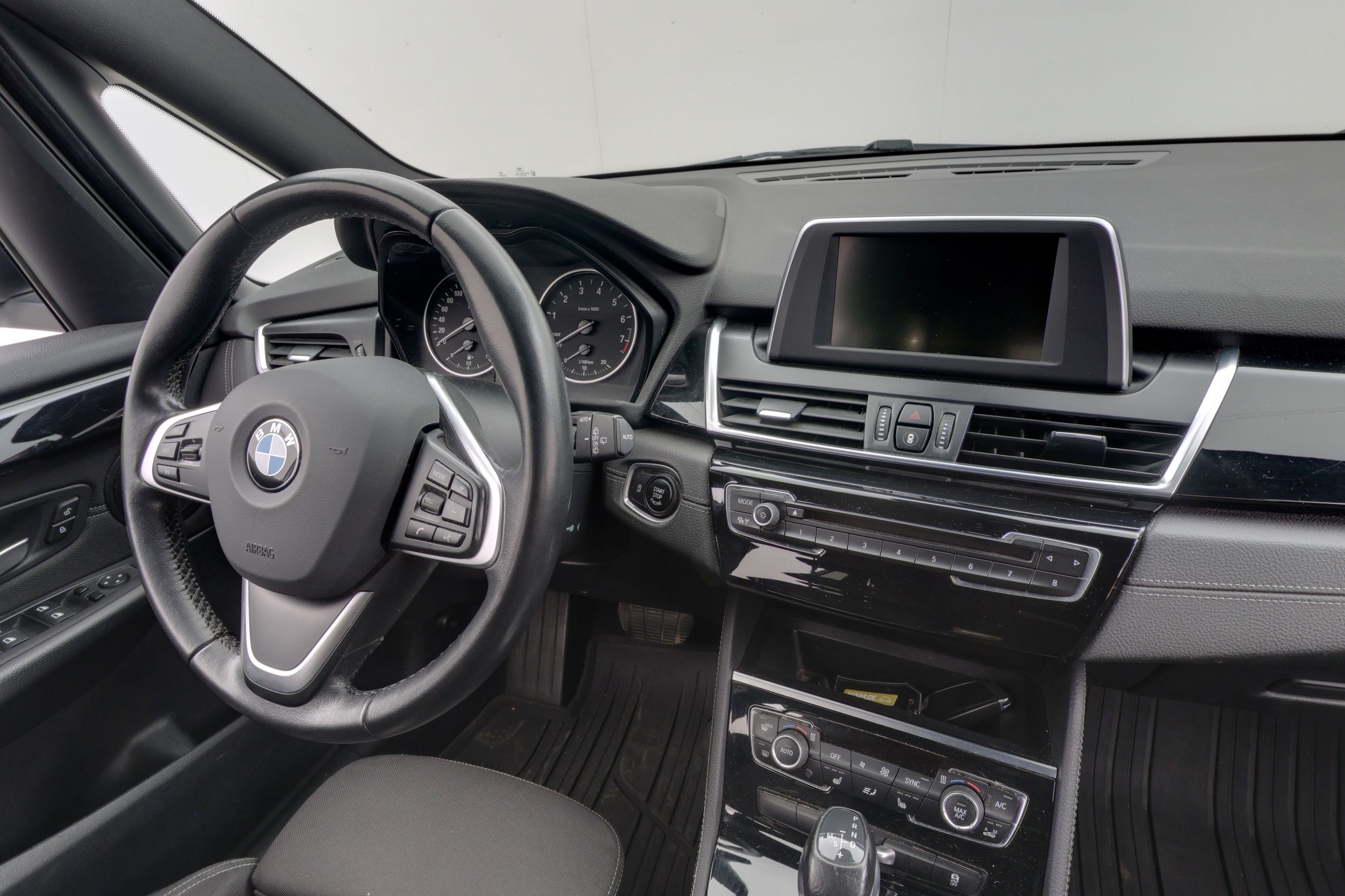 BMW 218 2016