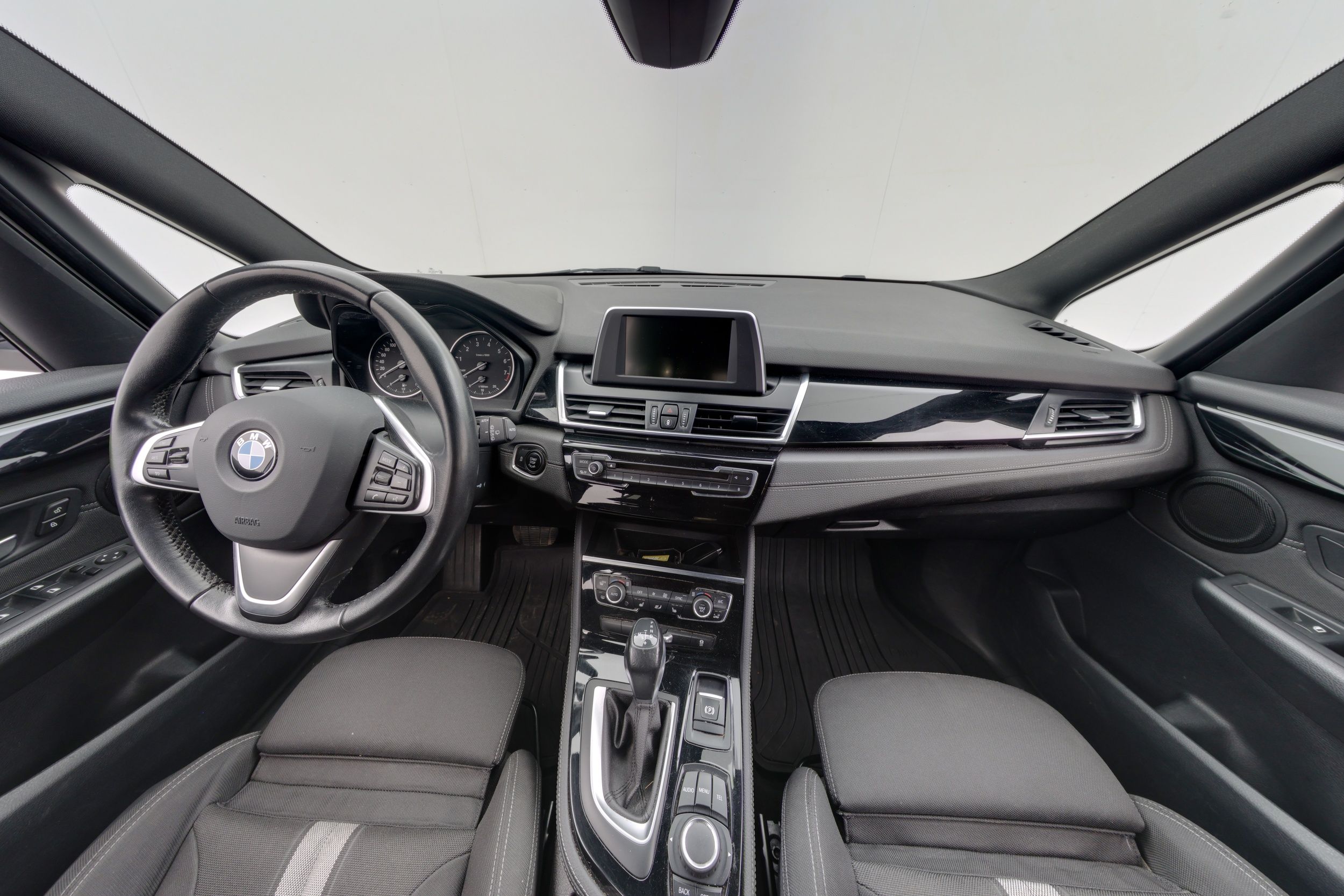 BMW 218 2016