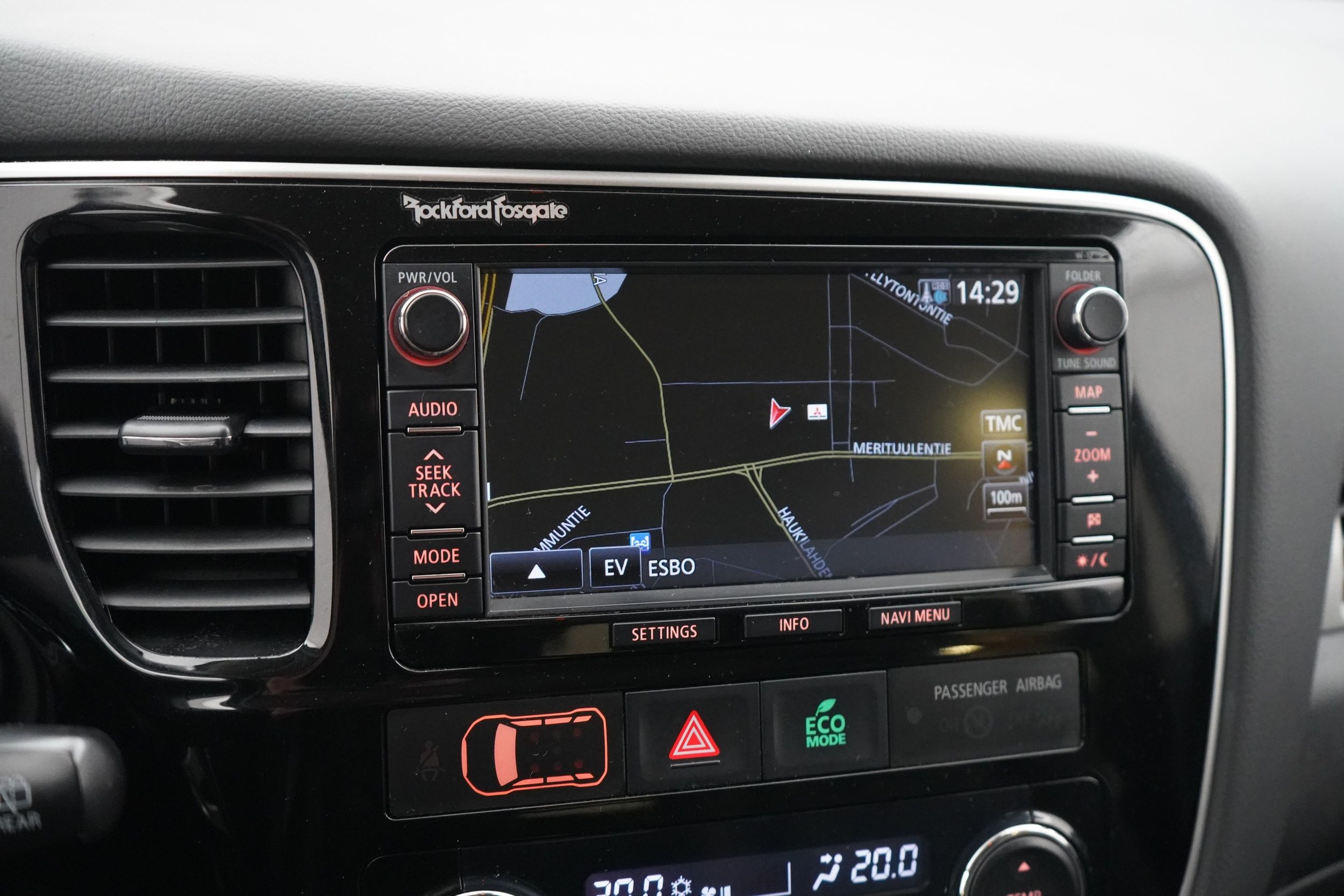 Mitsubishi Outlander PHEV 2015