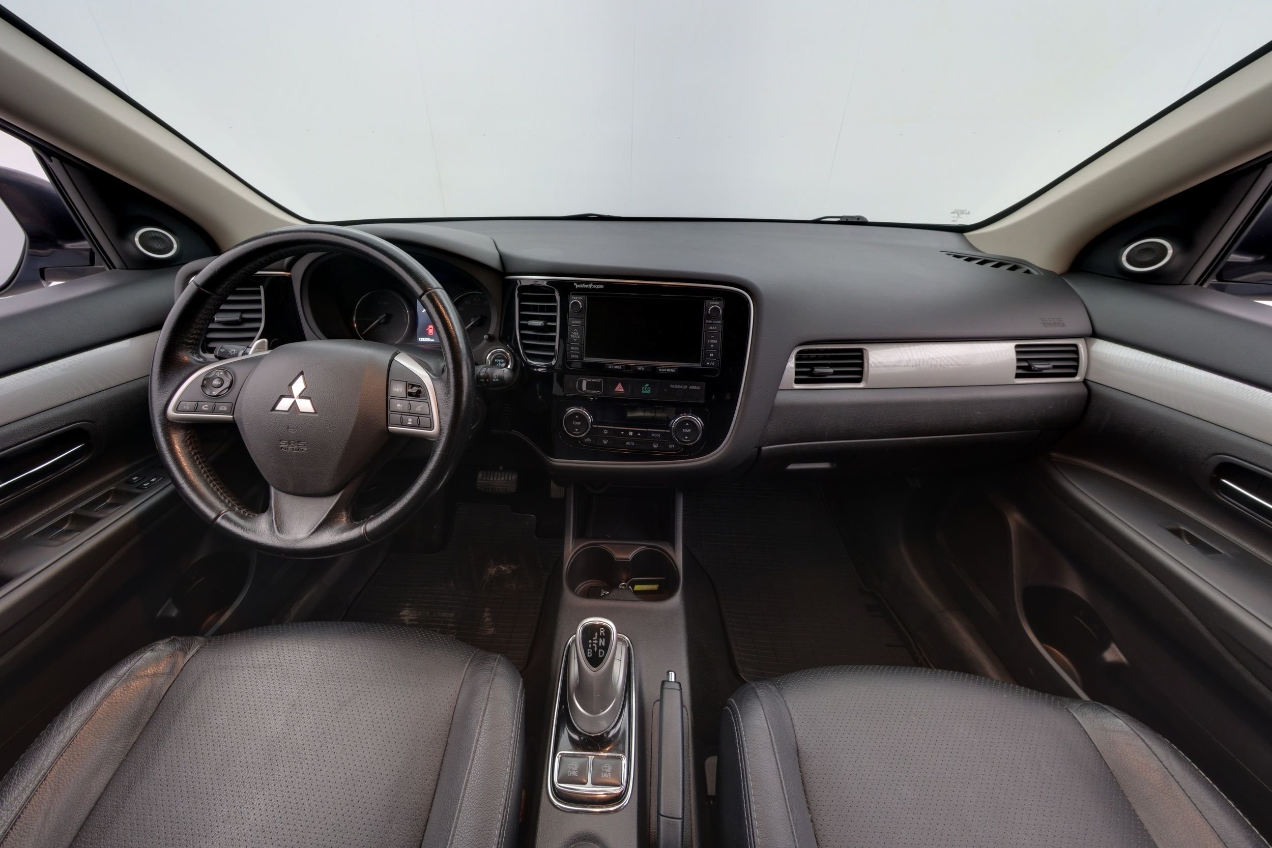 Mitsubishi Outlander PHEV 2015