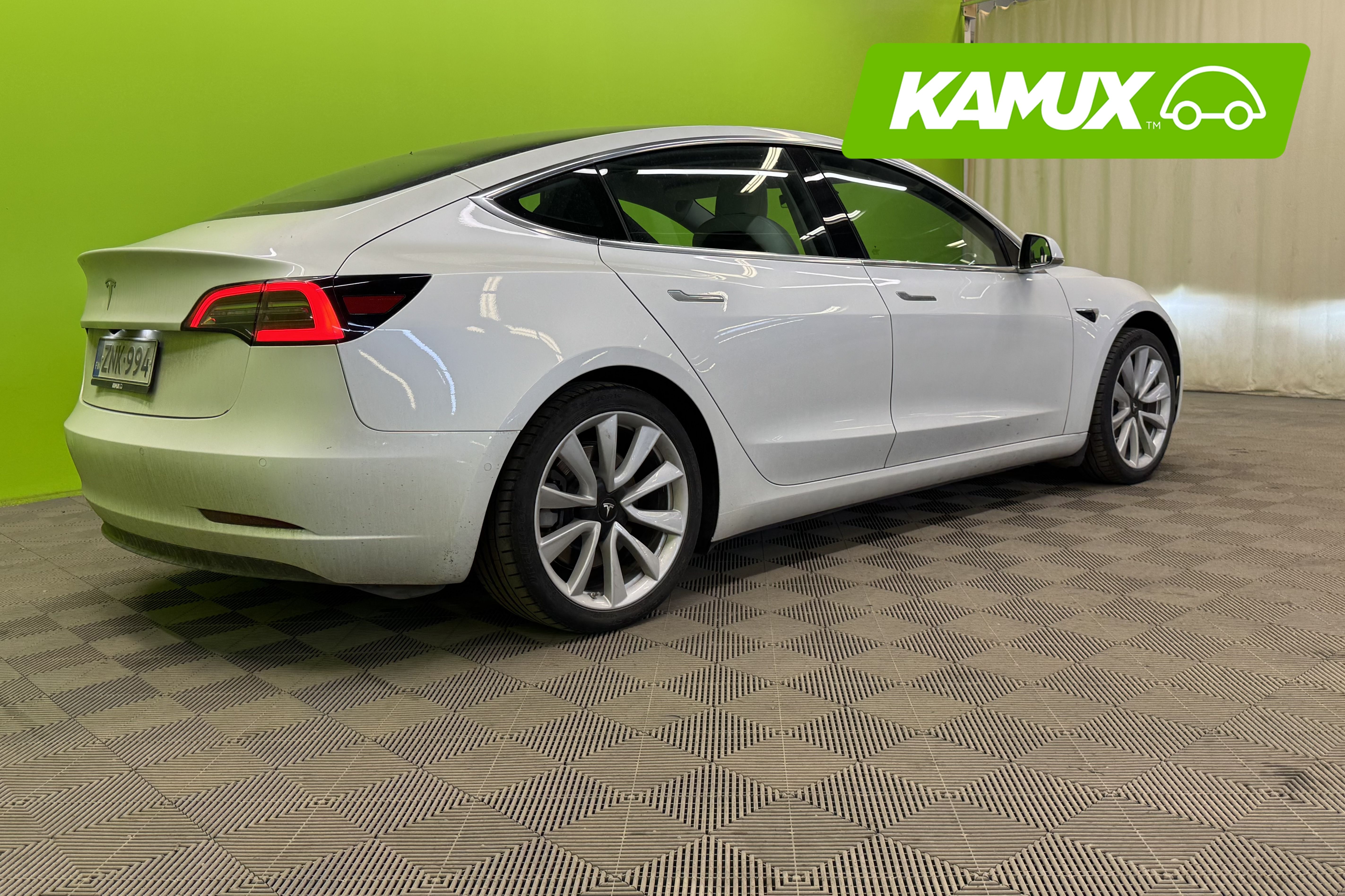 Tesla Model 3 2020