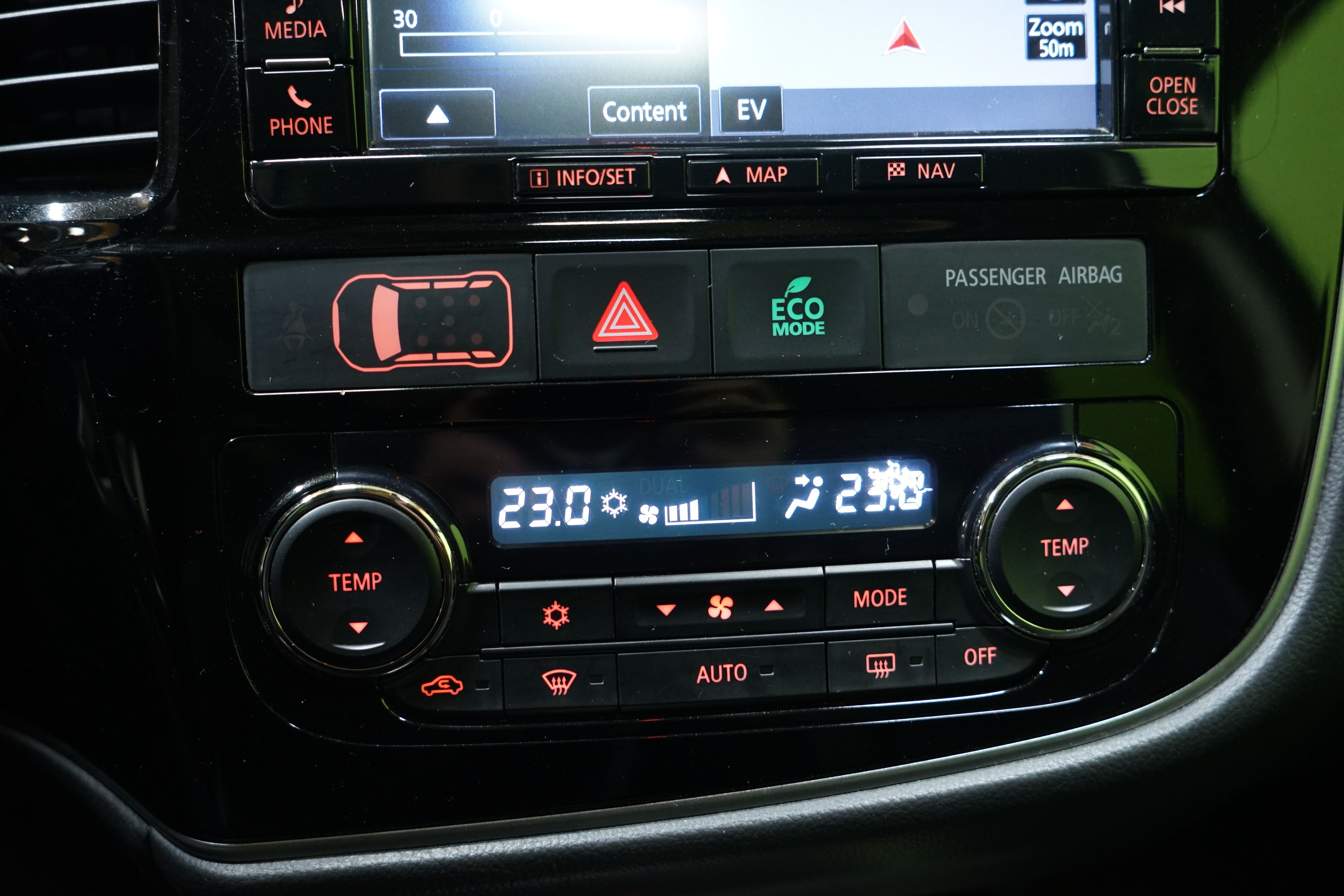 Mitsubishi Outlander PHEV 2016