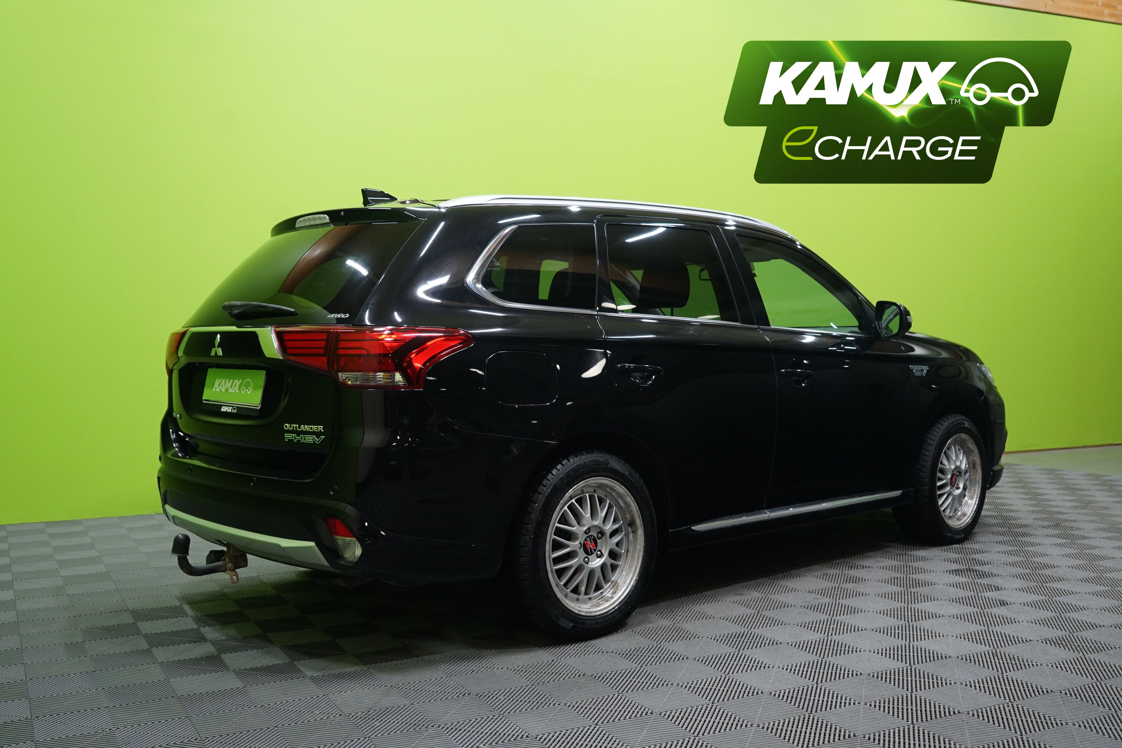 Mitsubishi Outlander PHEV 2016