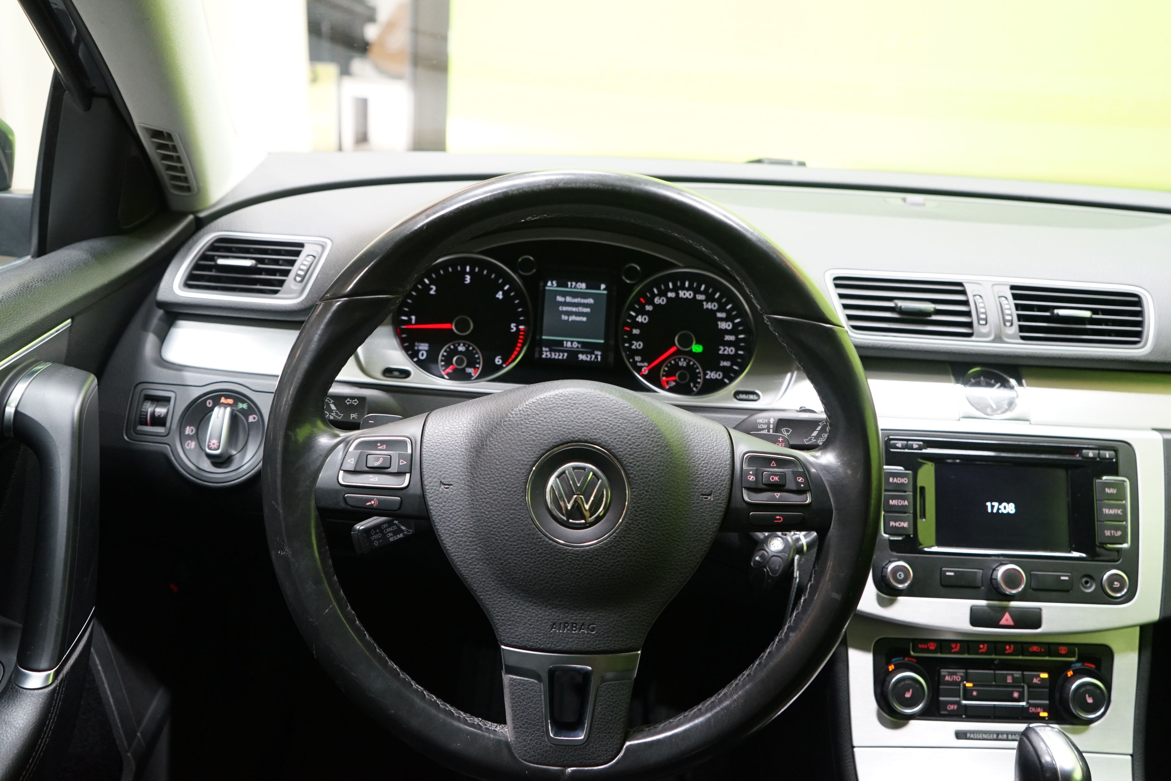 Volkswagen Passat 2011