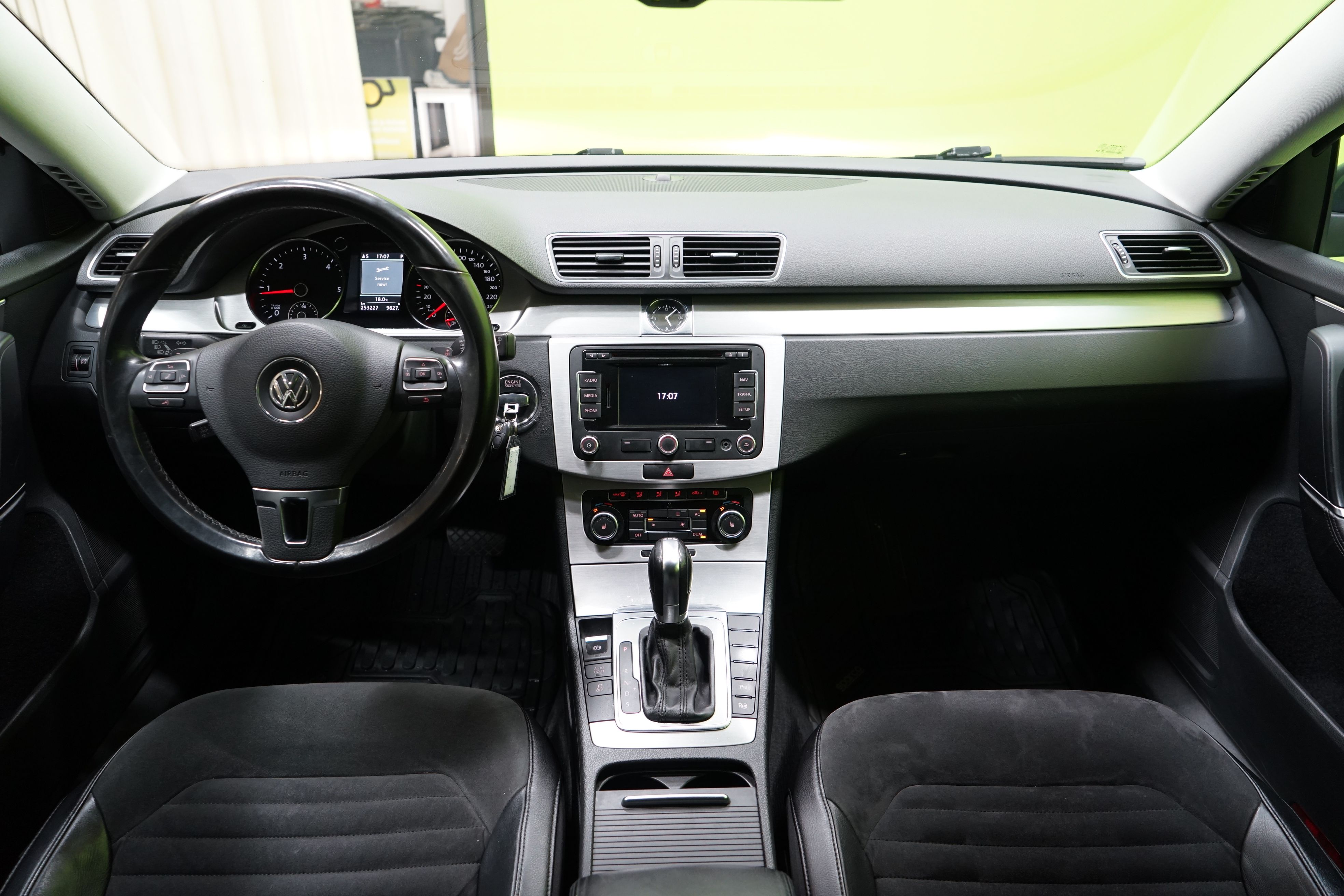 Volkswagen Passat 2011