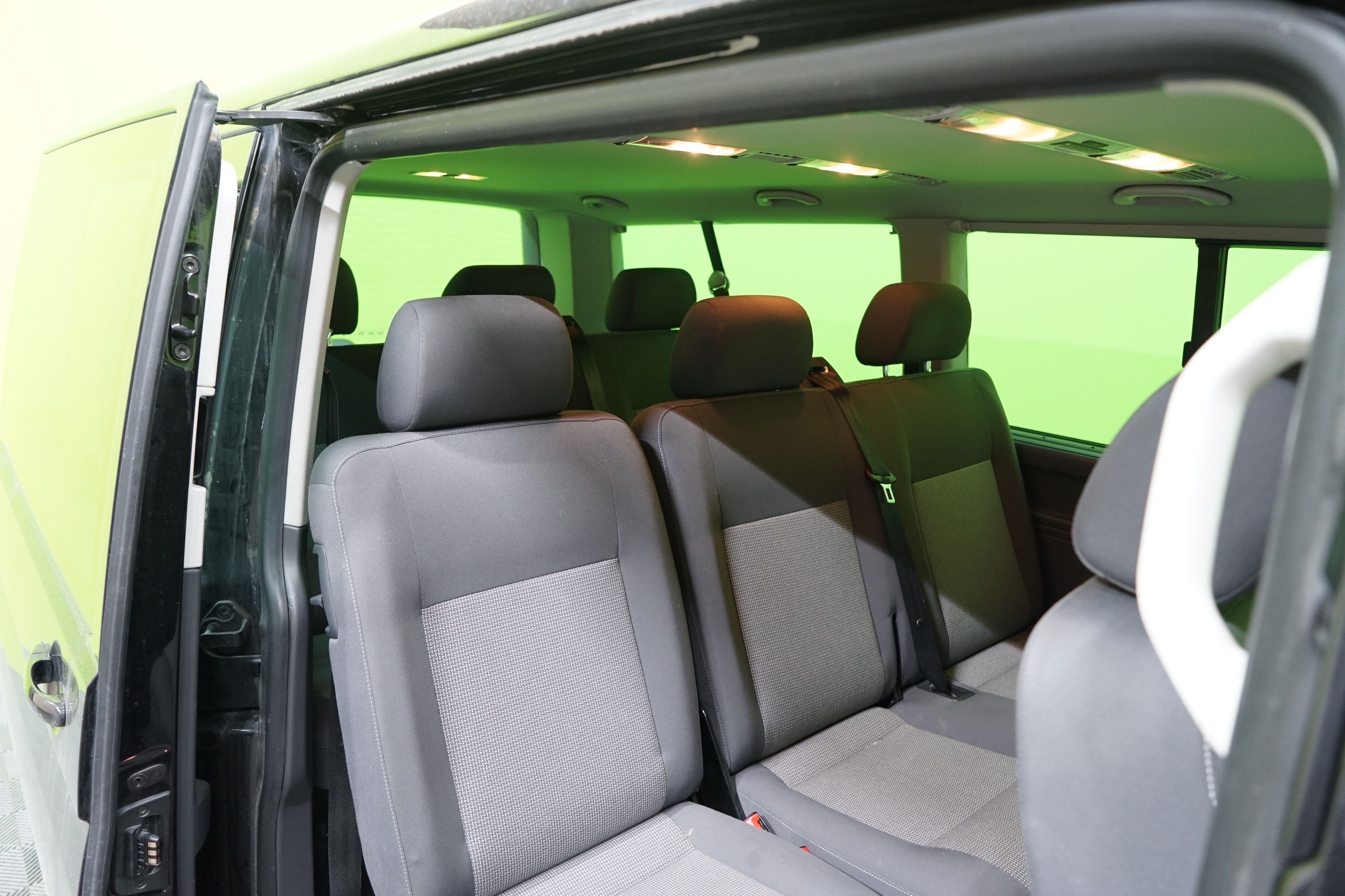 Volkswagen Caravelle 2014