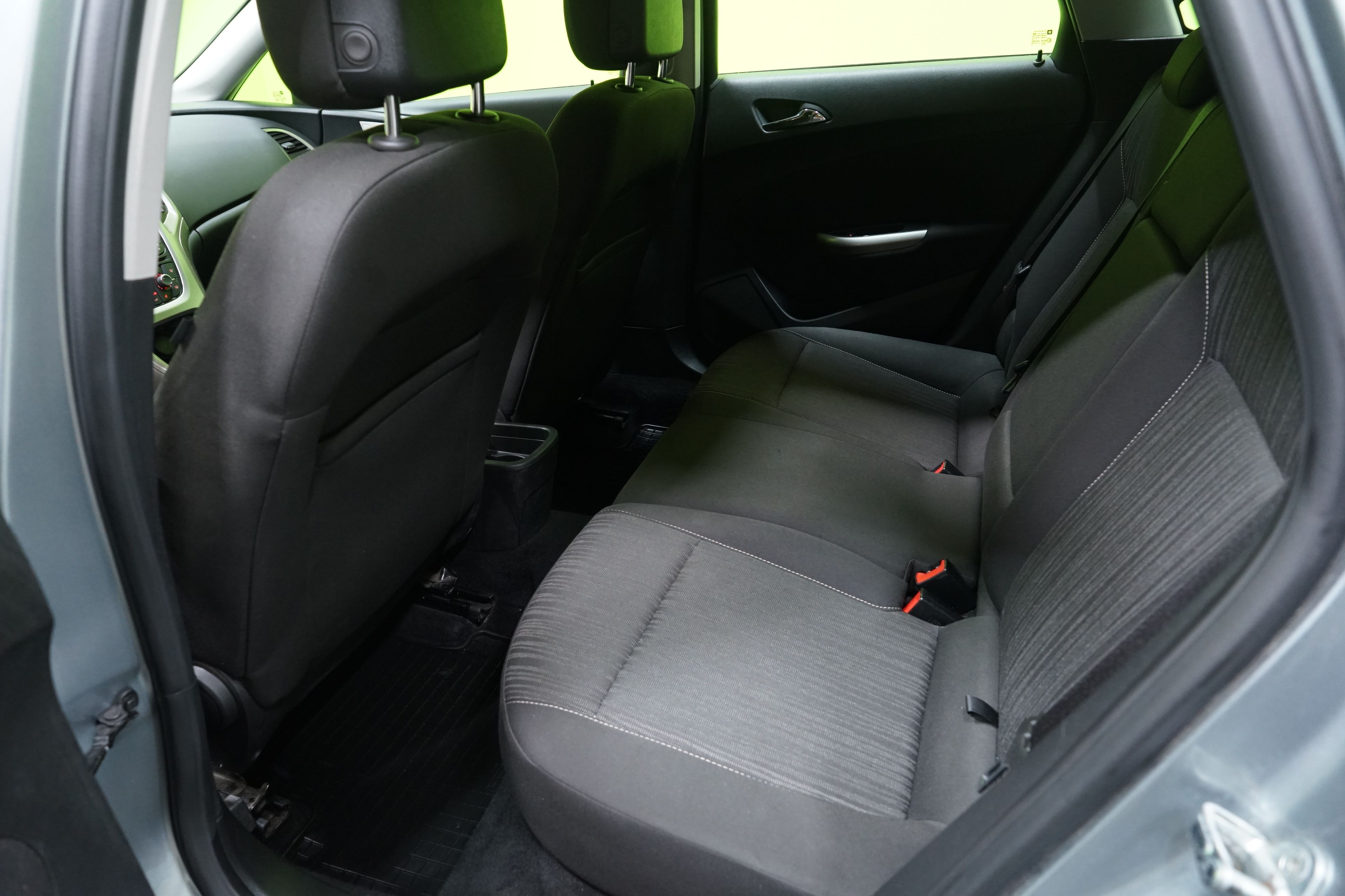 Opel Astra 2012