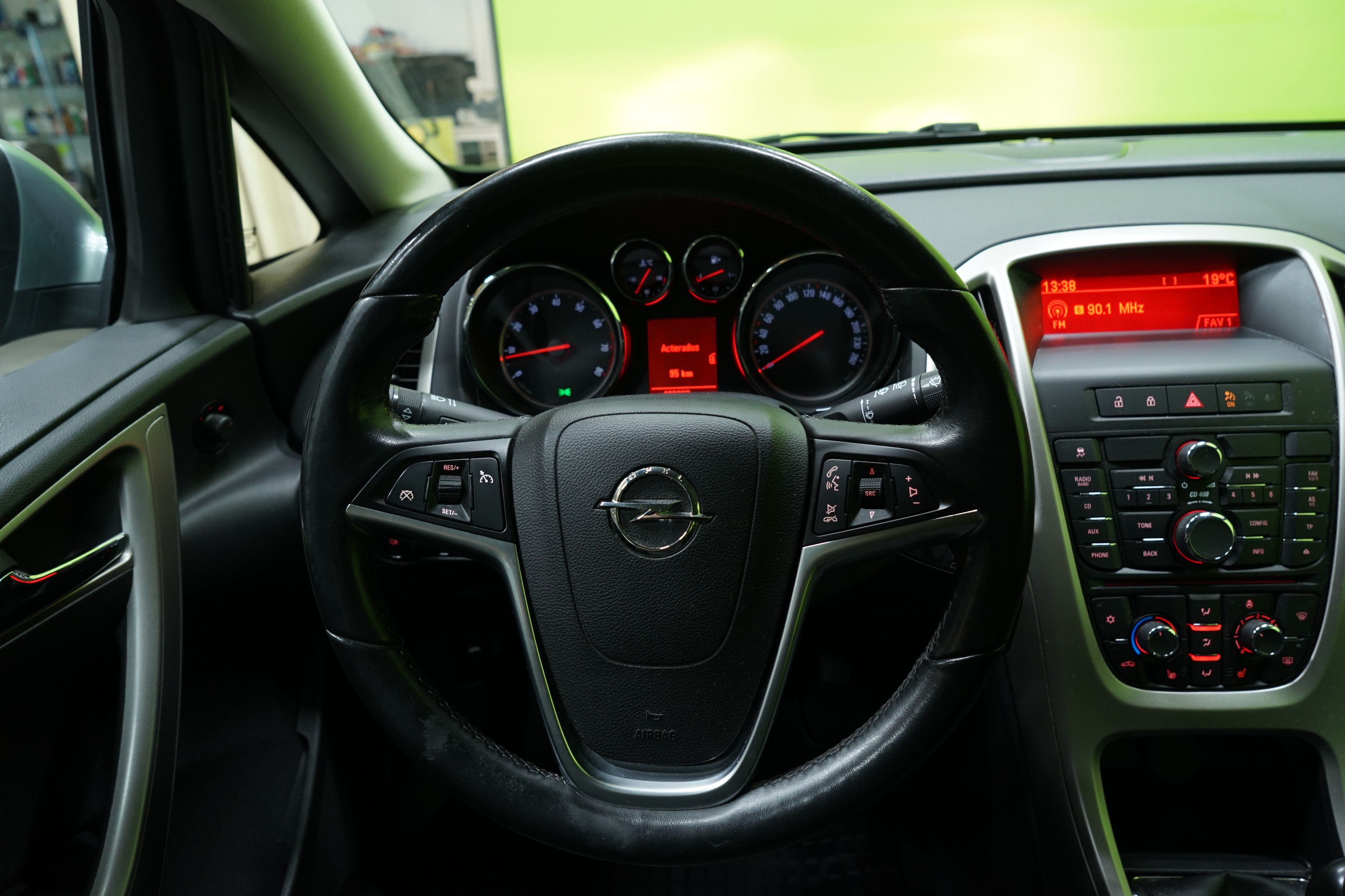 Opel Astra 2012