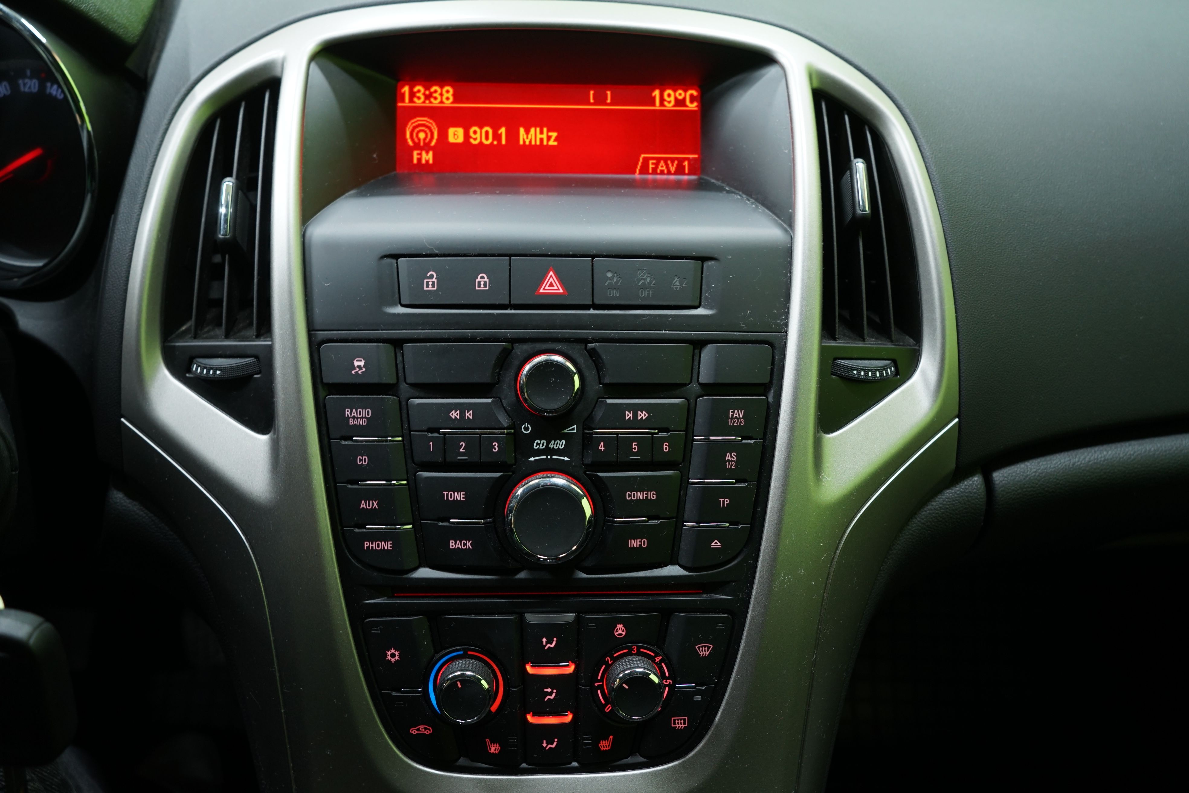 Opel Astra 2012
