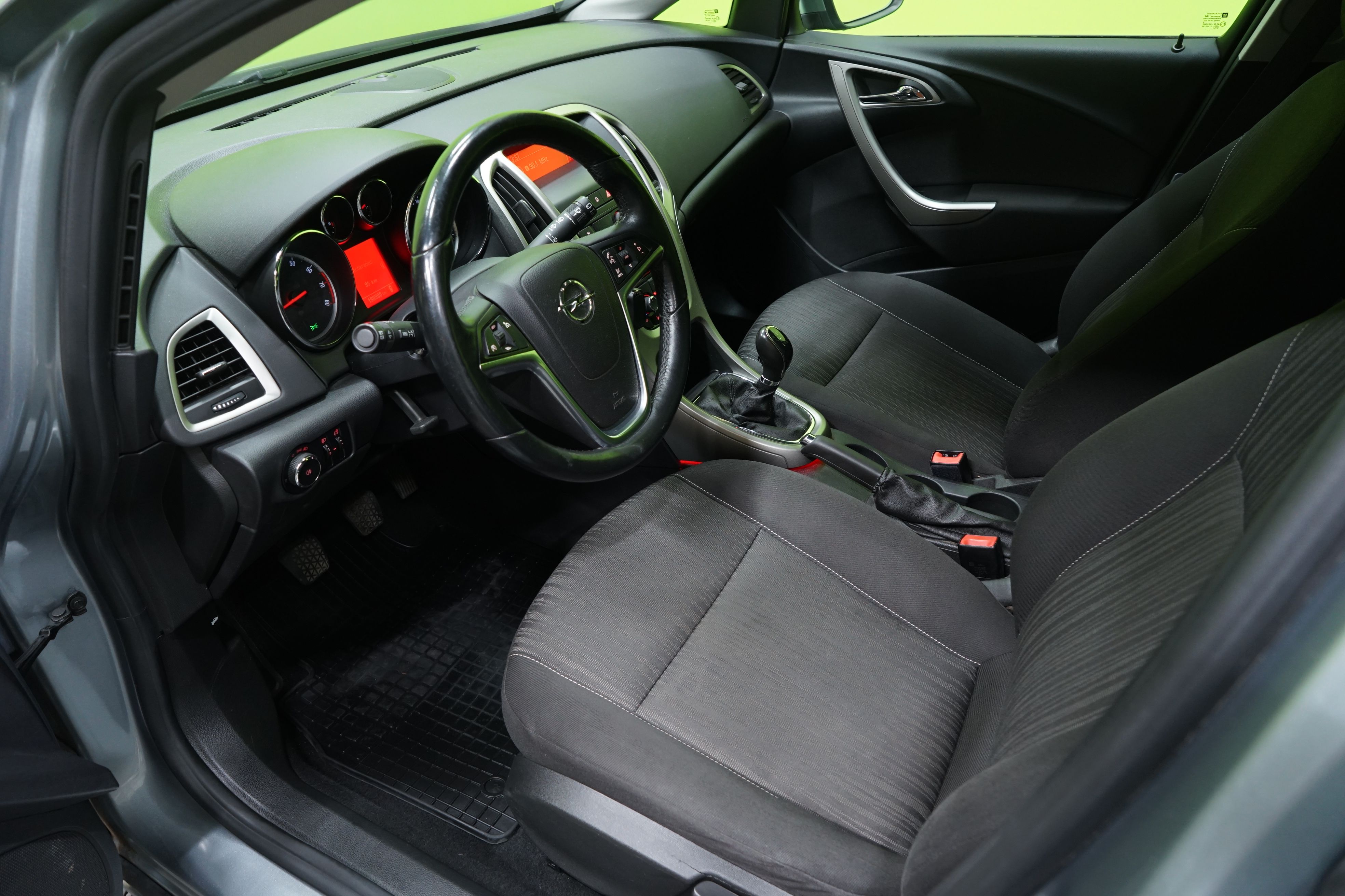 Opel Astra 2012