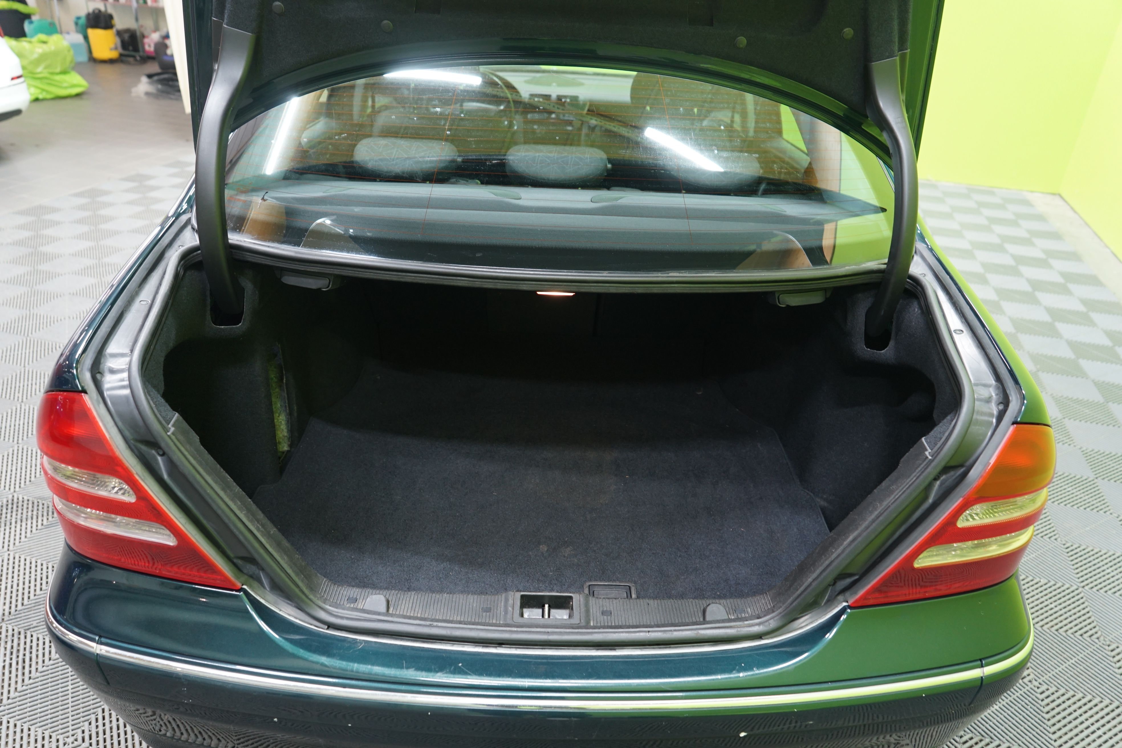 Mercedes-Benz C 2003