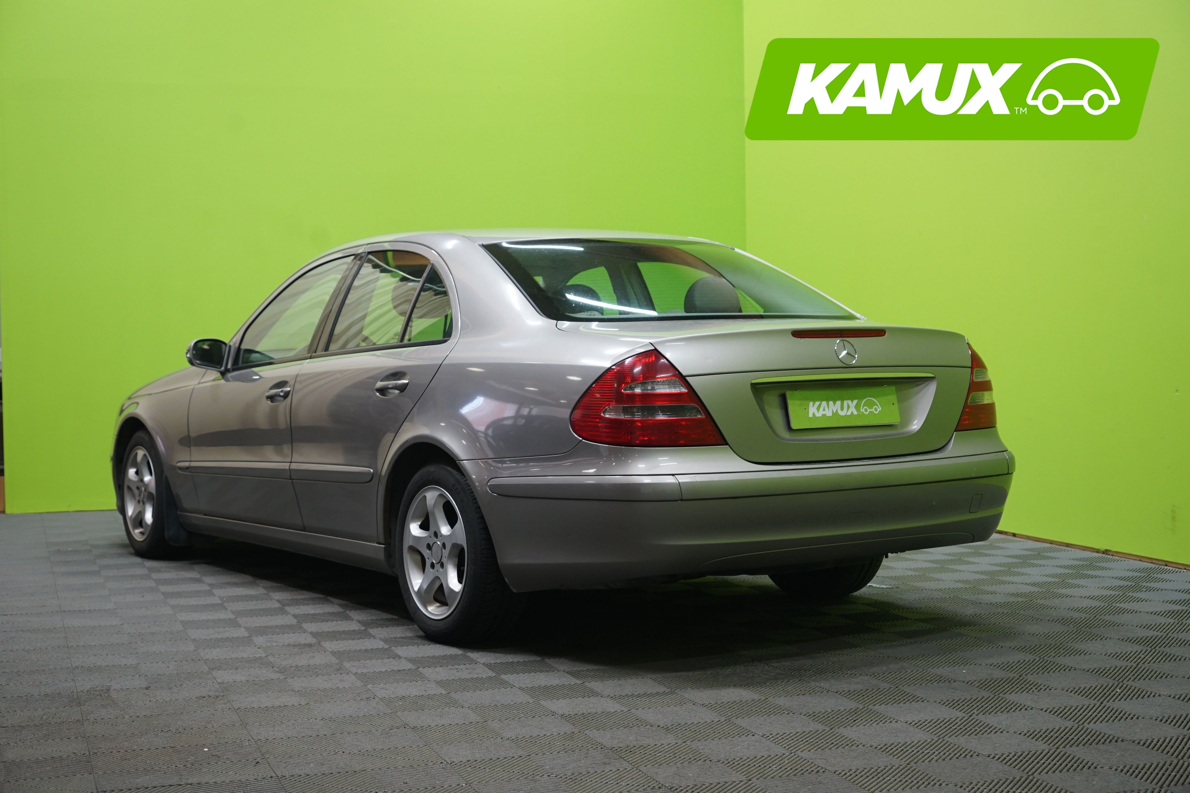 Mercedes-Benz E 2003