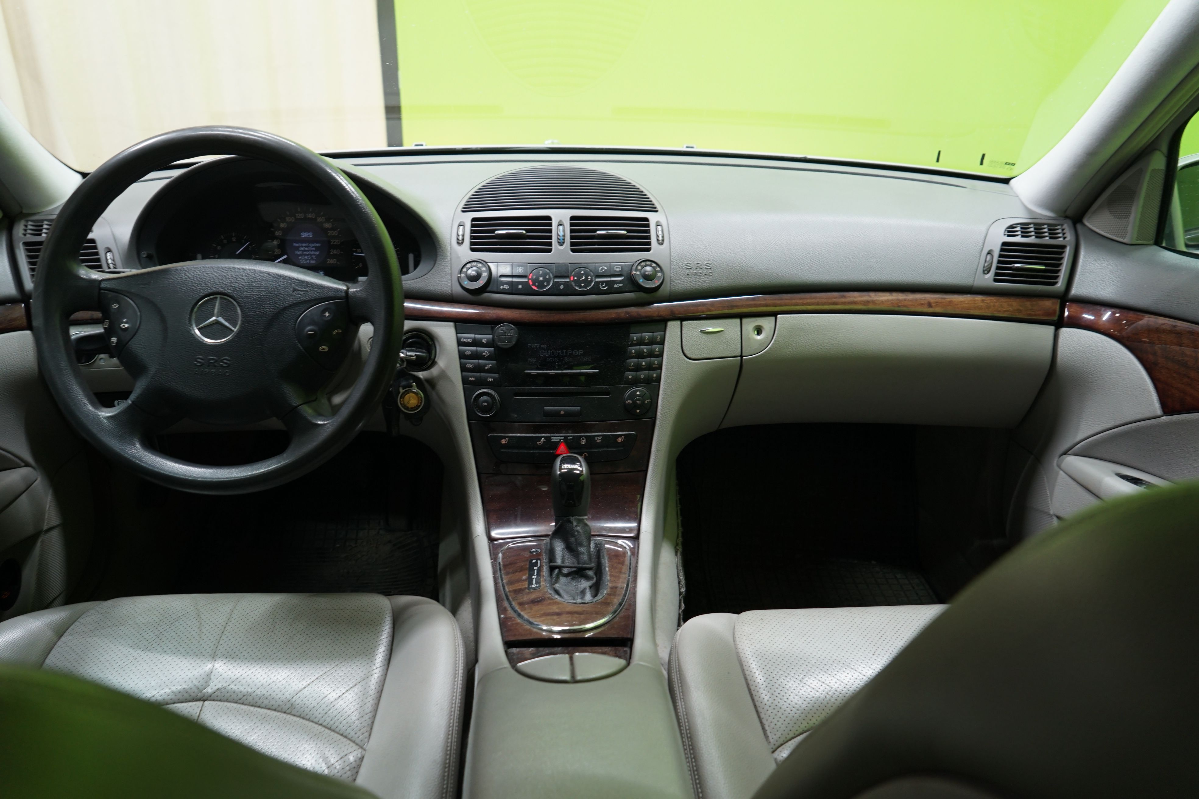 Mercedes-Benz E 2003