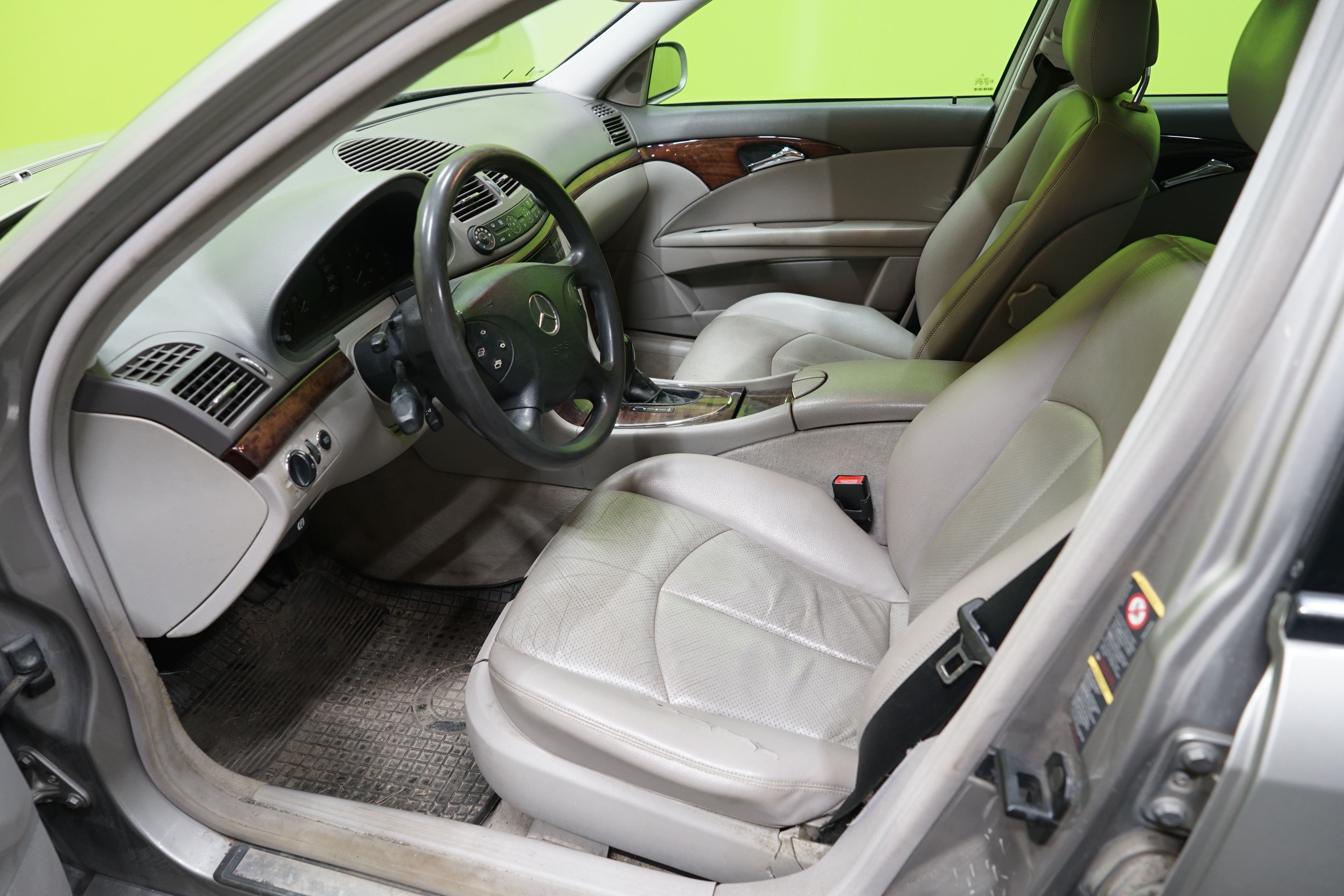 Mercedes-Benz E 2003