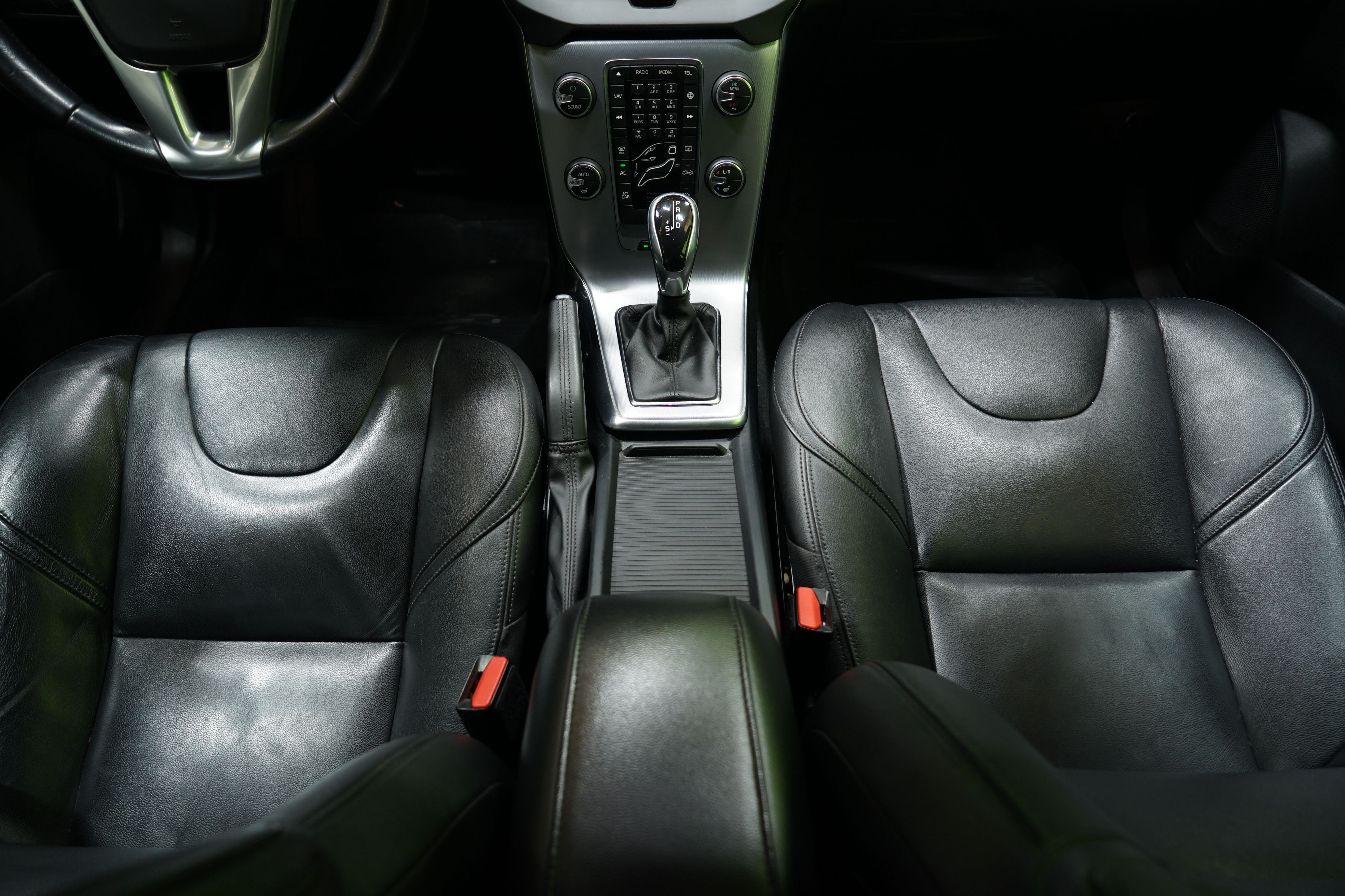 VOLVO V40 18