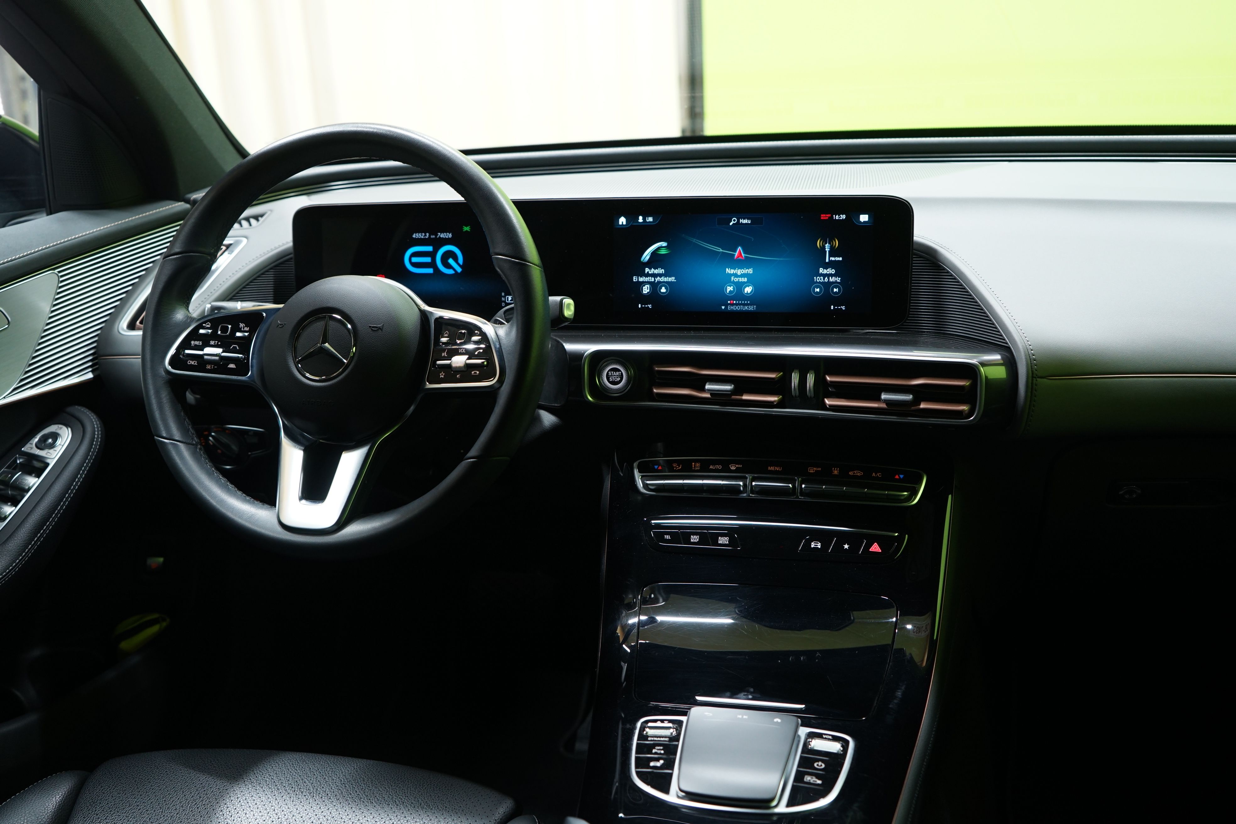 Mercedes-Benz EQC 400 2023