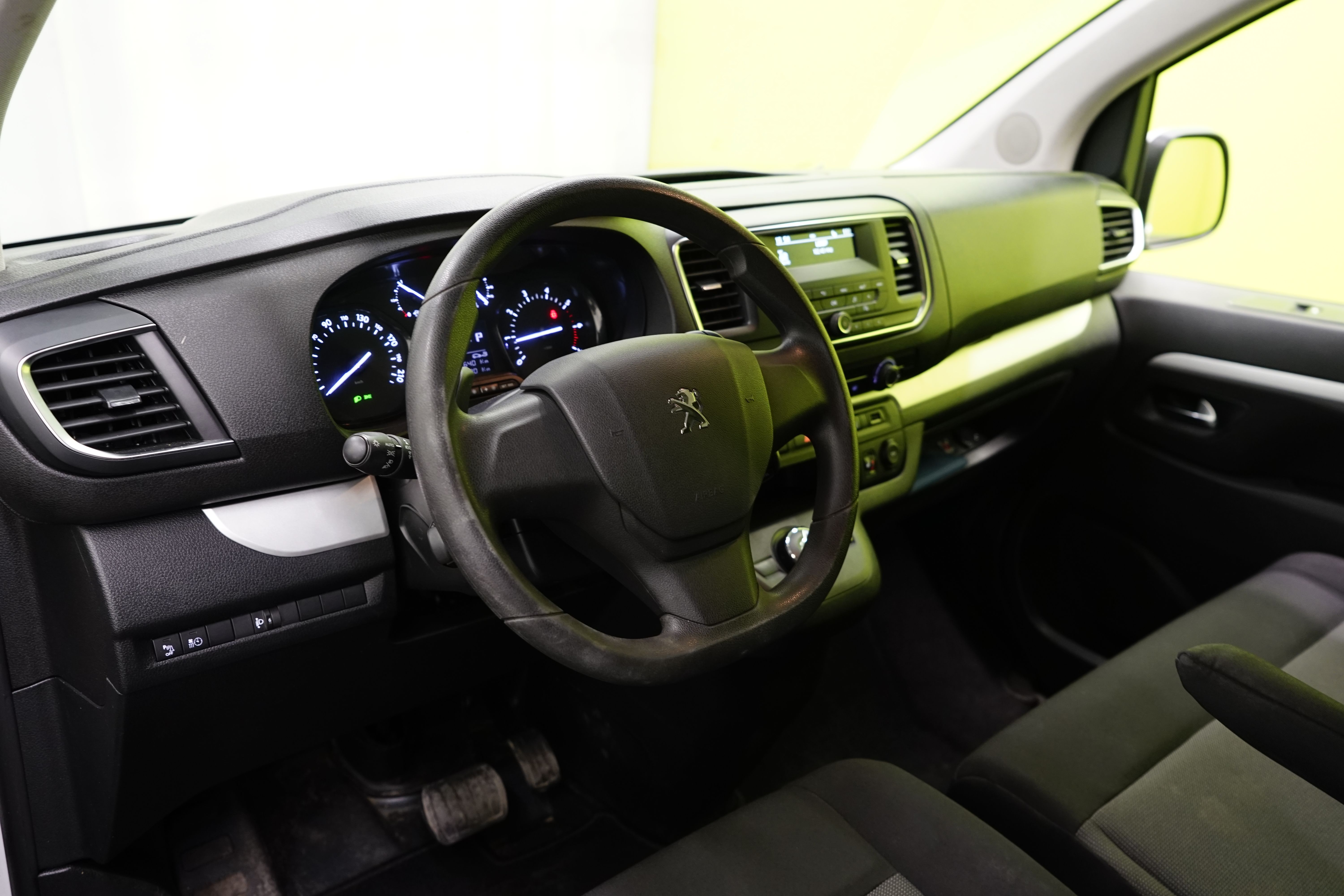 Peugeot Traveller 2019