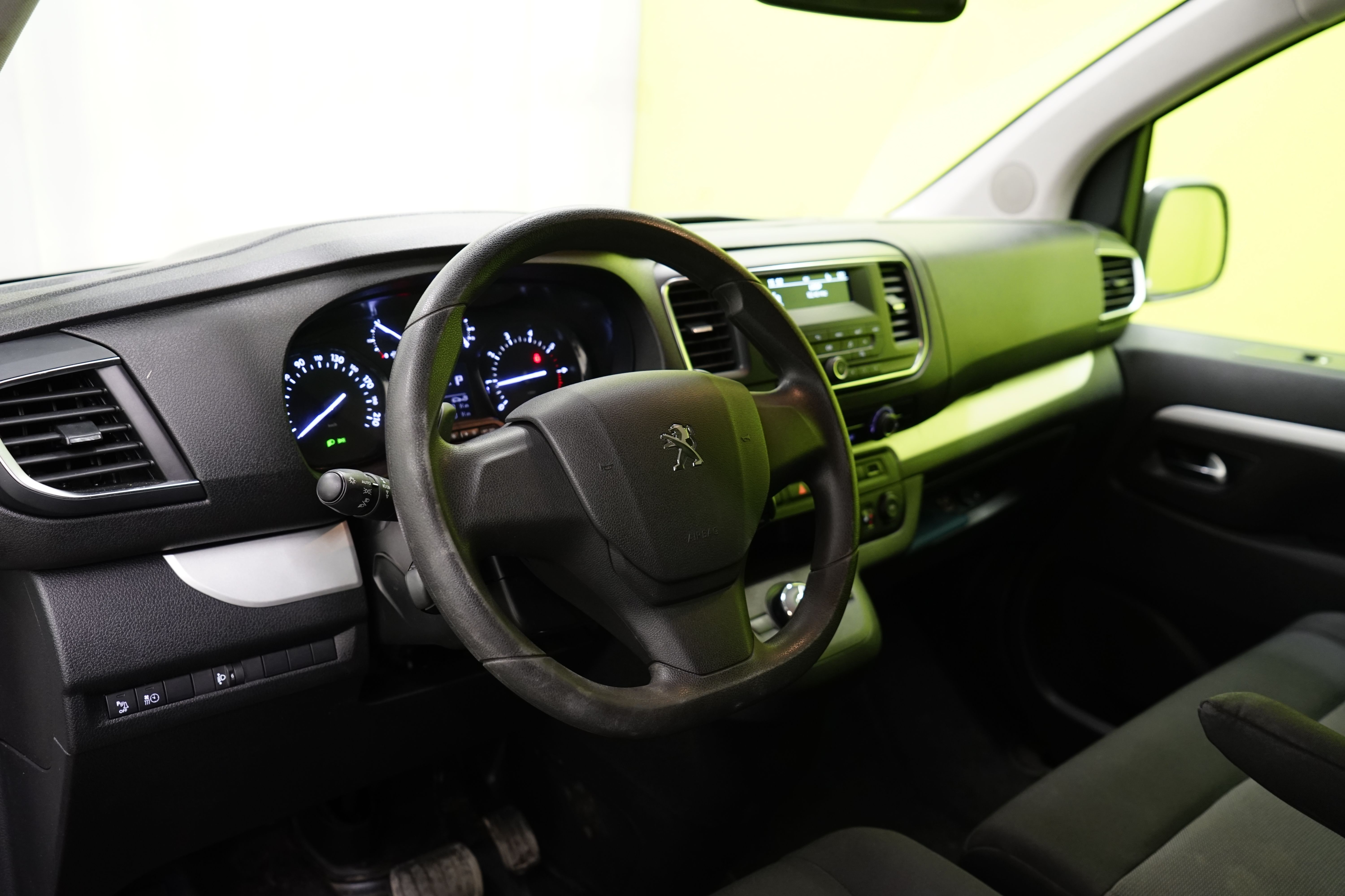 Peugeot Traveller 2019