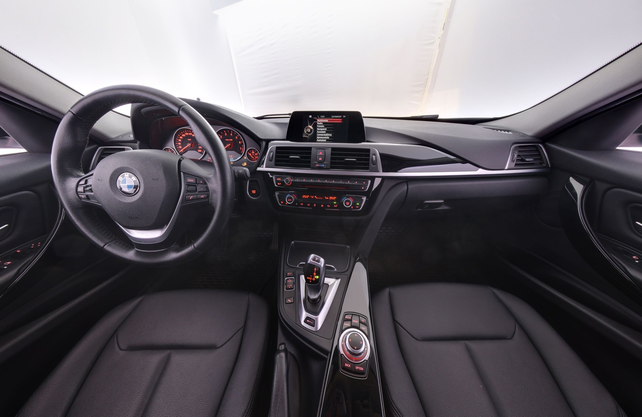 BMW 330 2016
