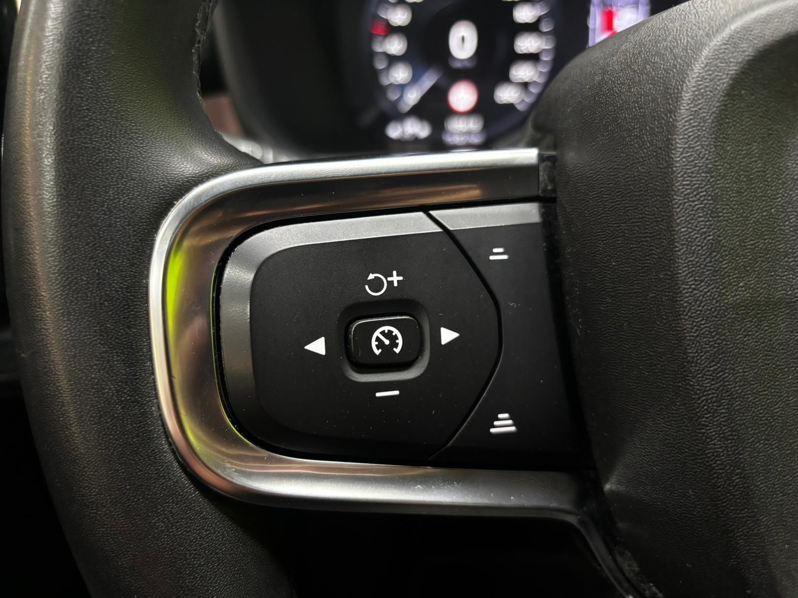 Volvo XC40 2023
