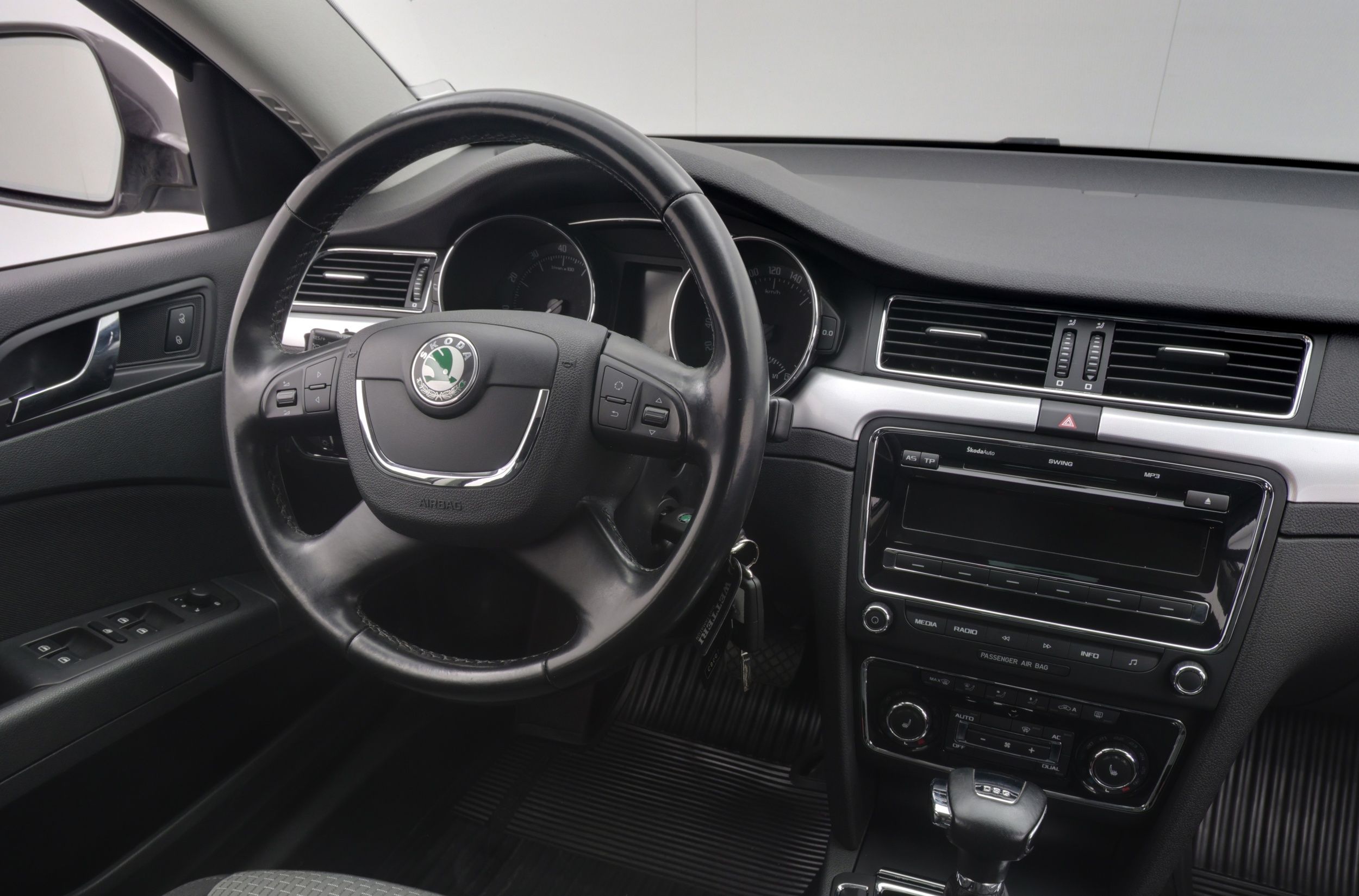 Skoda Superb 2011