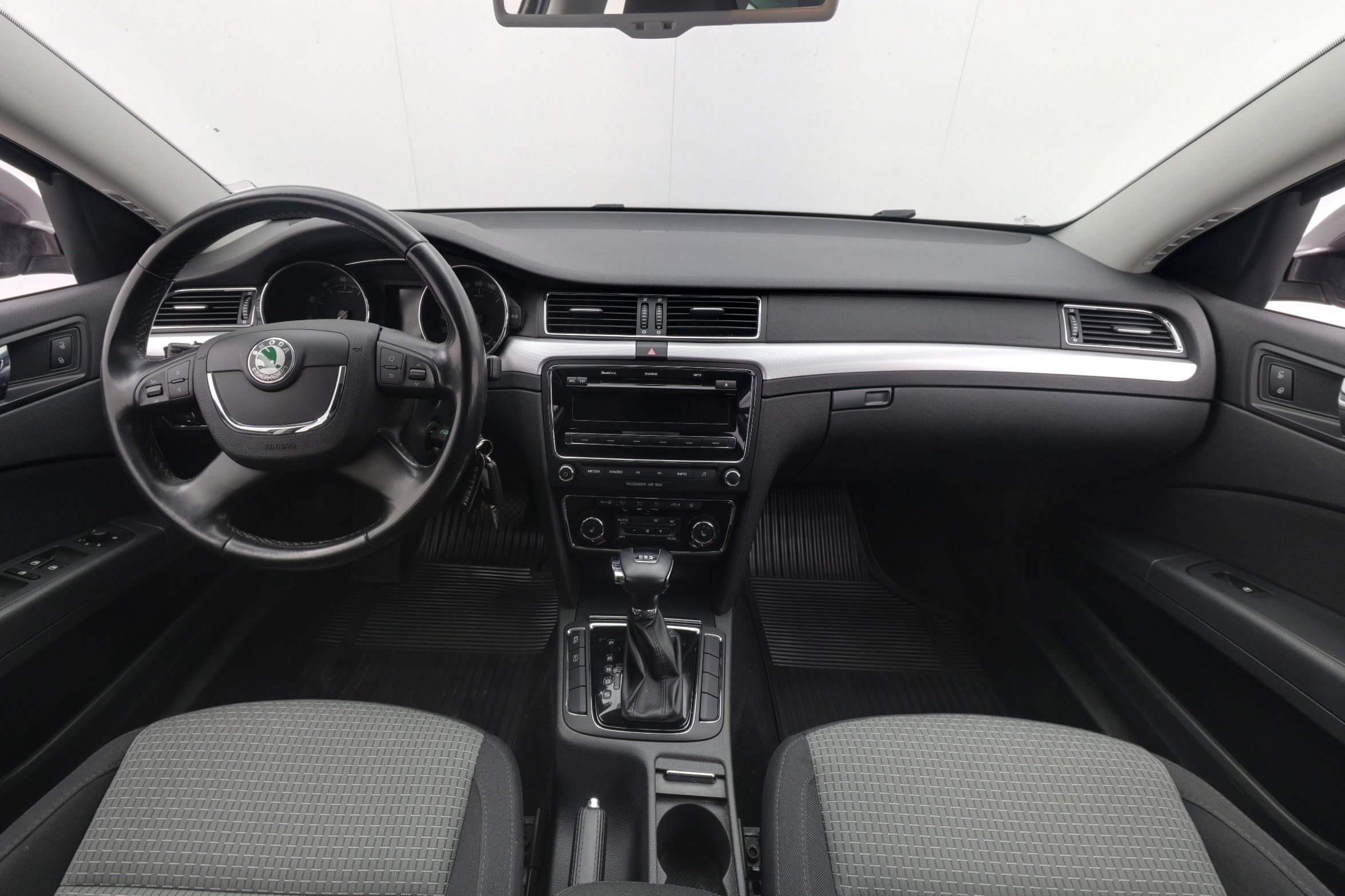 Skoda Superb 2011