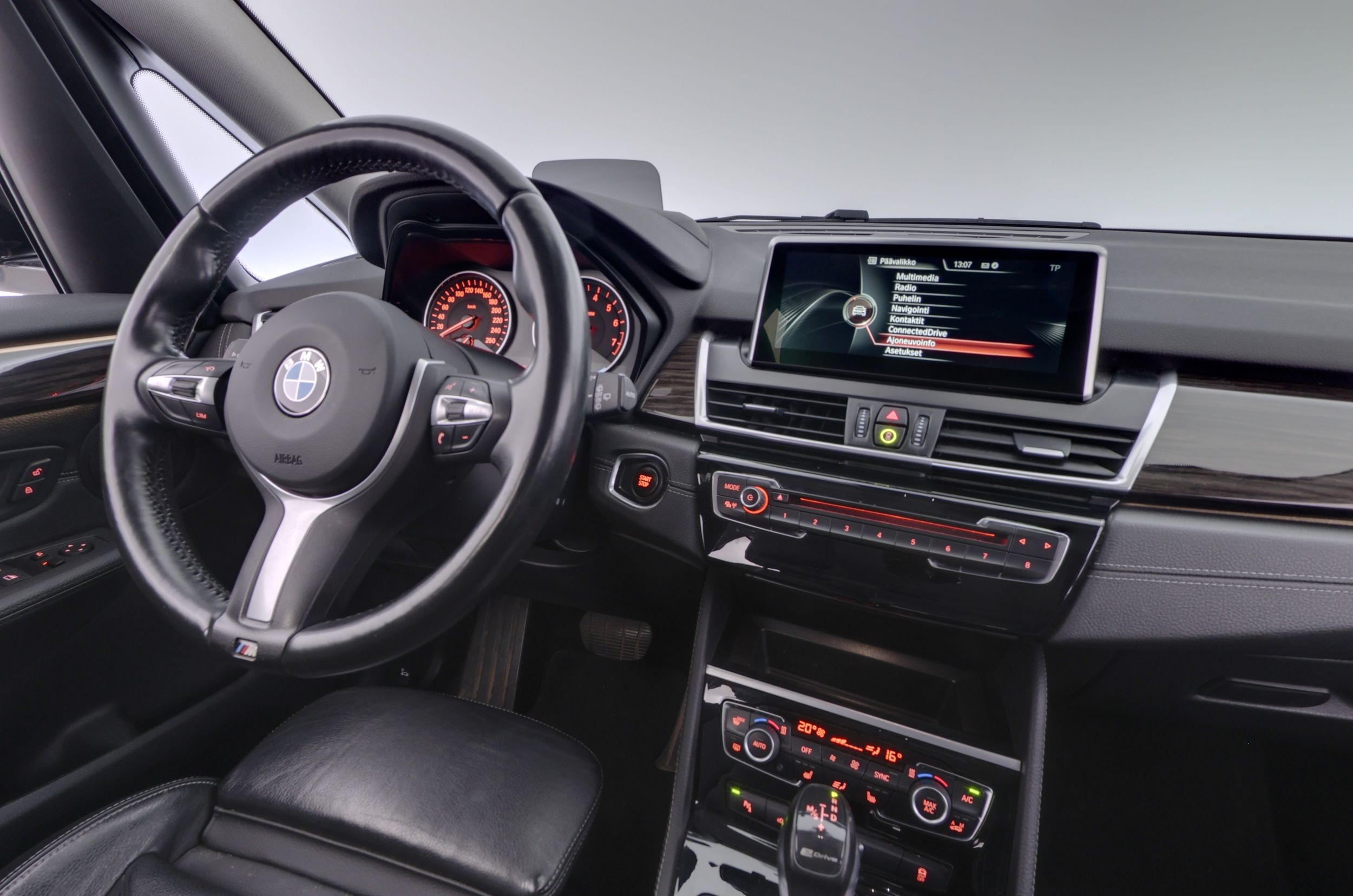 BMW 225 2017