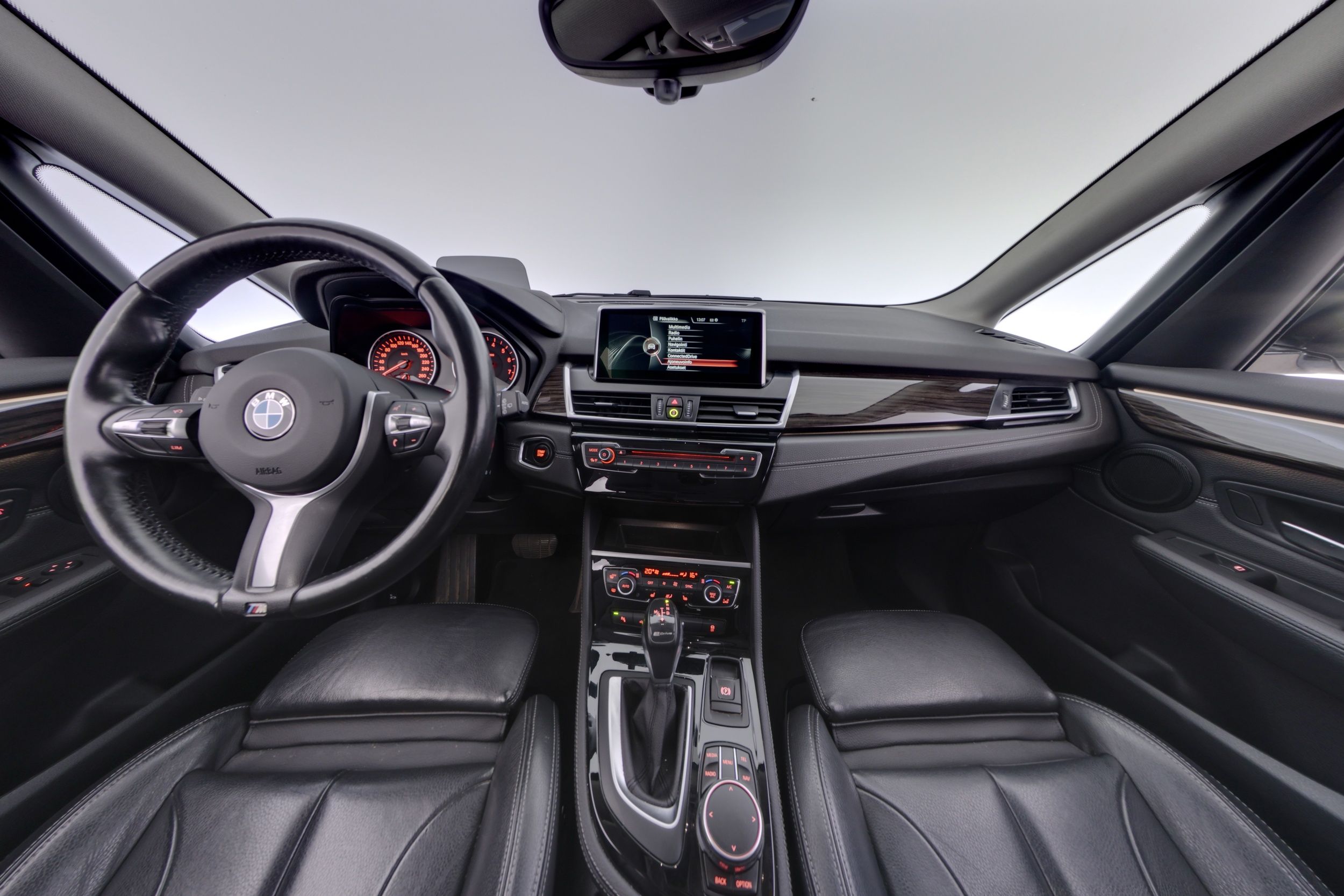 BMW 225 2017