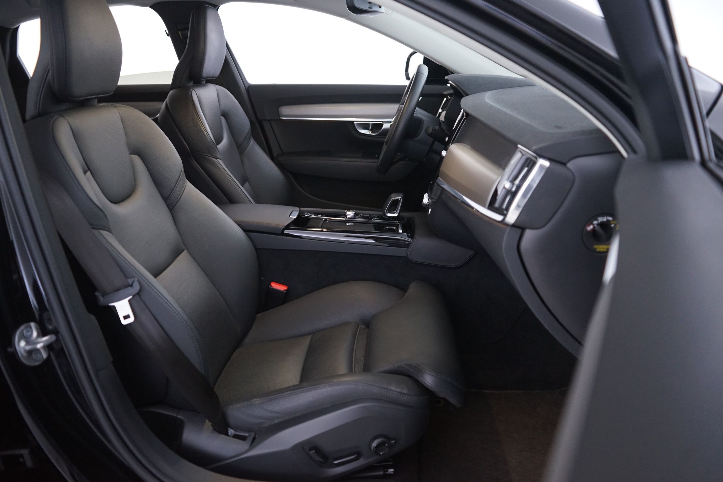 Volvo S90 2023