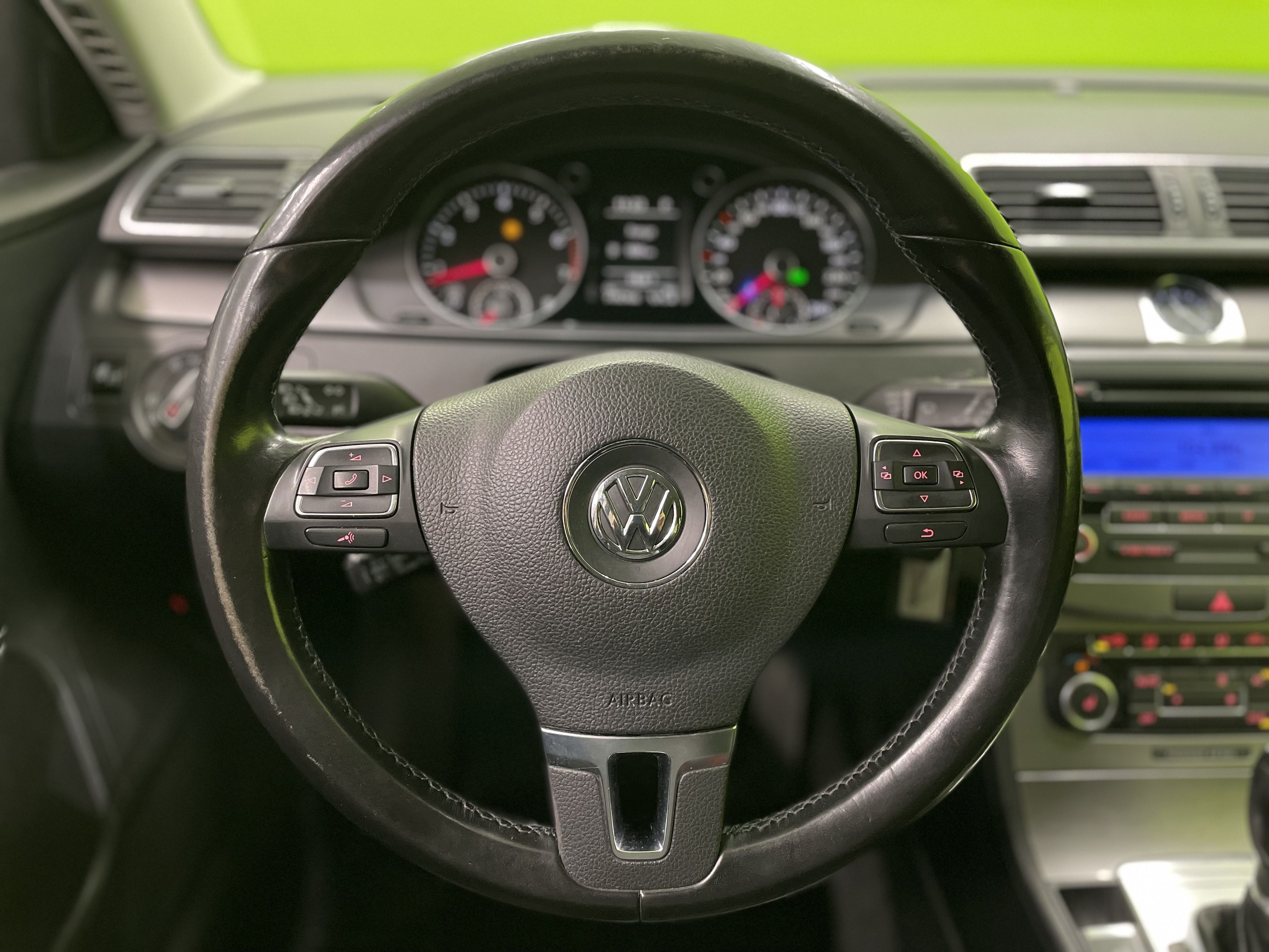 Volkswagen Passat 2011
