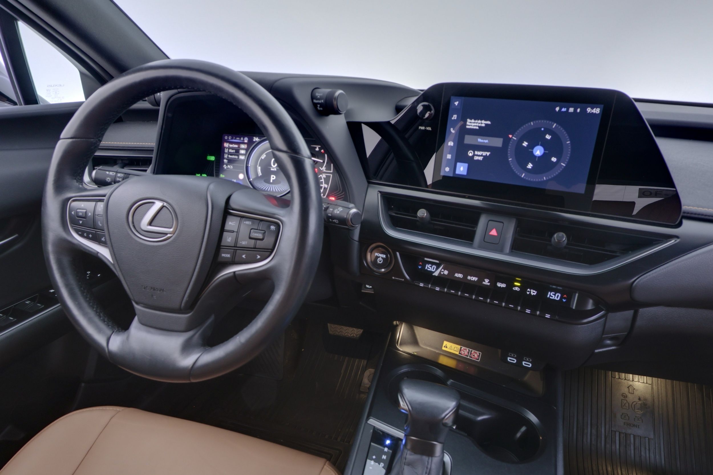 Lexus UX 2023