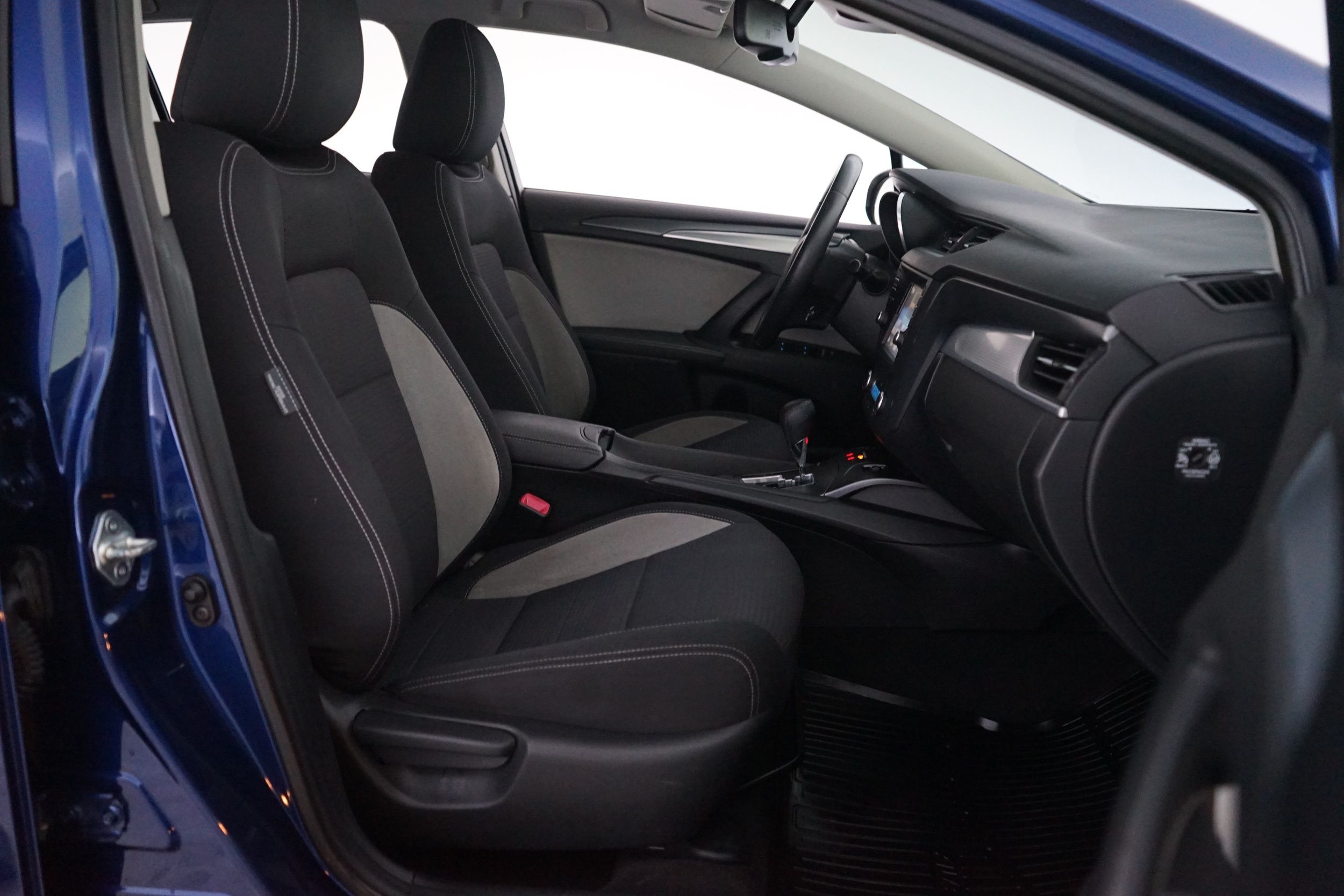 Toyota Avensis 2016