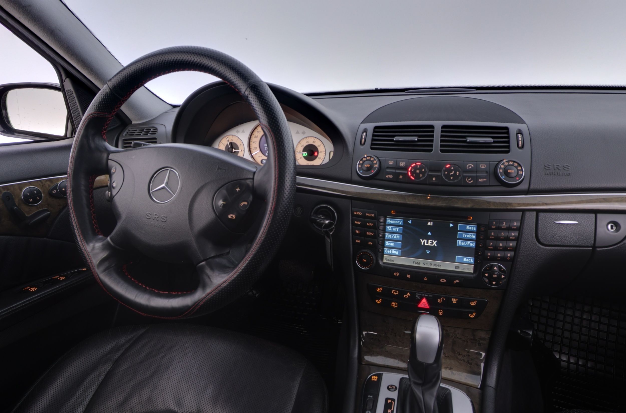 Mercedes-Benz E 2004