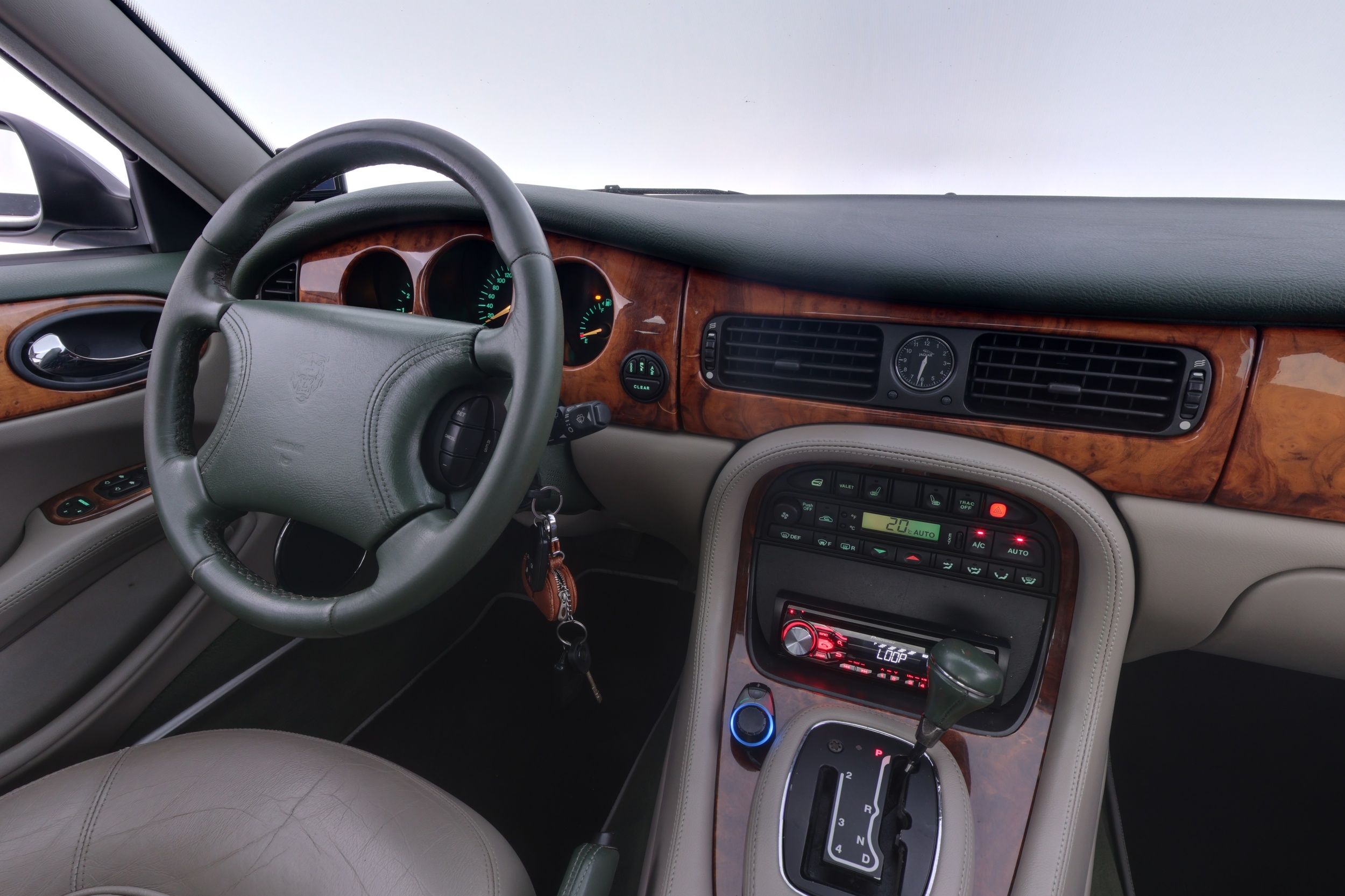 Jaguar Sovereign 2000