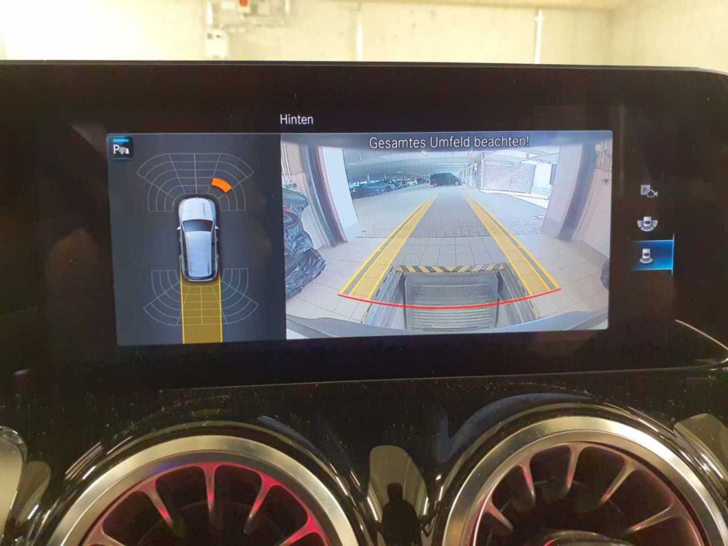 Mercedes-Benz EQB 2023