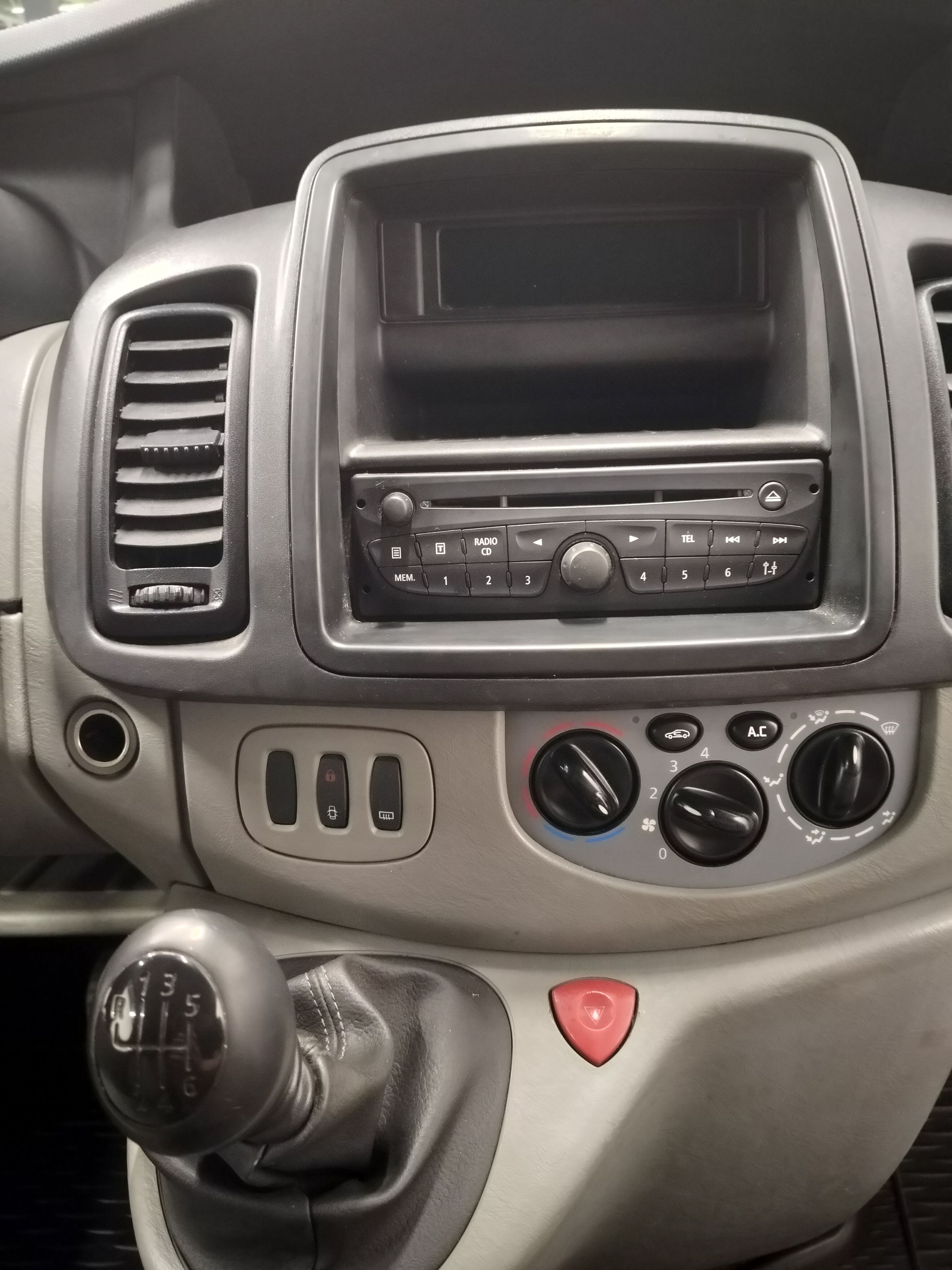 Nissan Primastar 2014